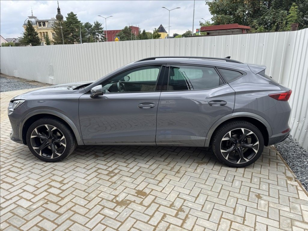 Cupra Formentor, 2,0 TSI 140kW DSG 4Drive ČR - fotka 4