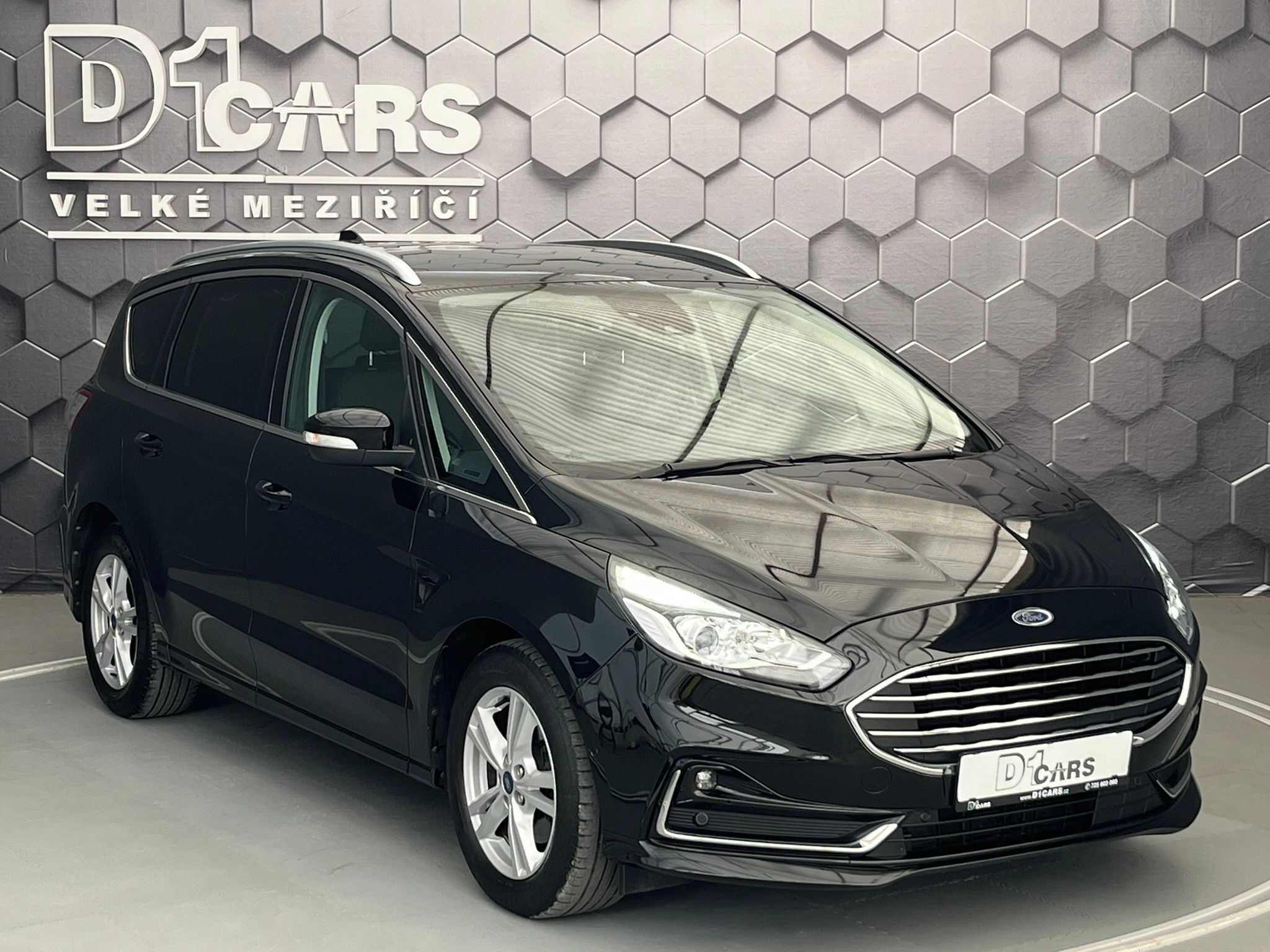 Ford S-MAX, 110 kw, manuál, REZERVOVÁNO - fotka 6