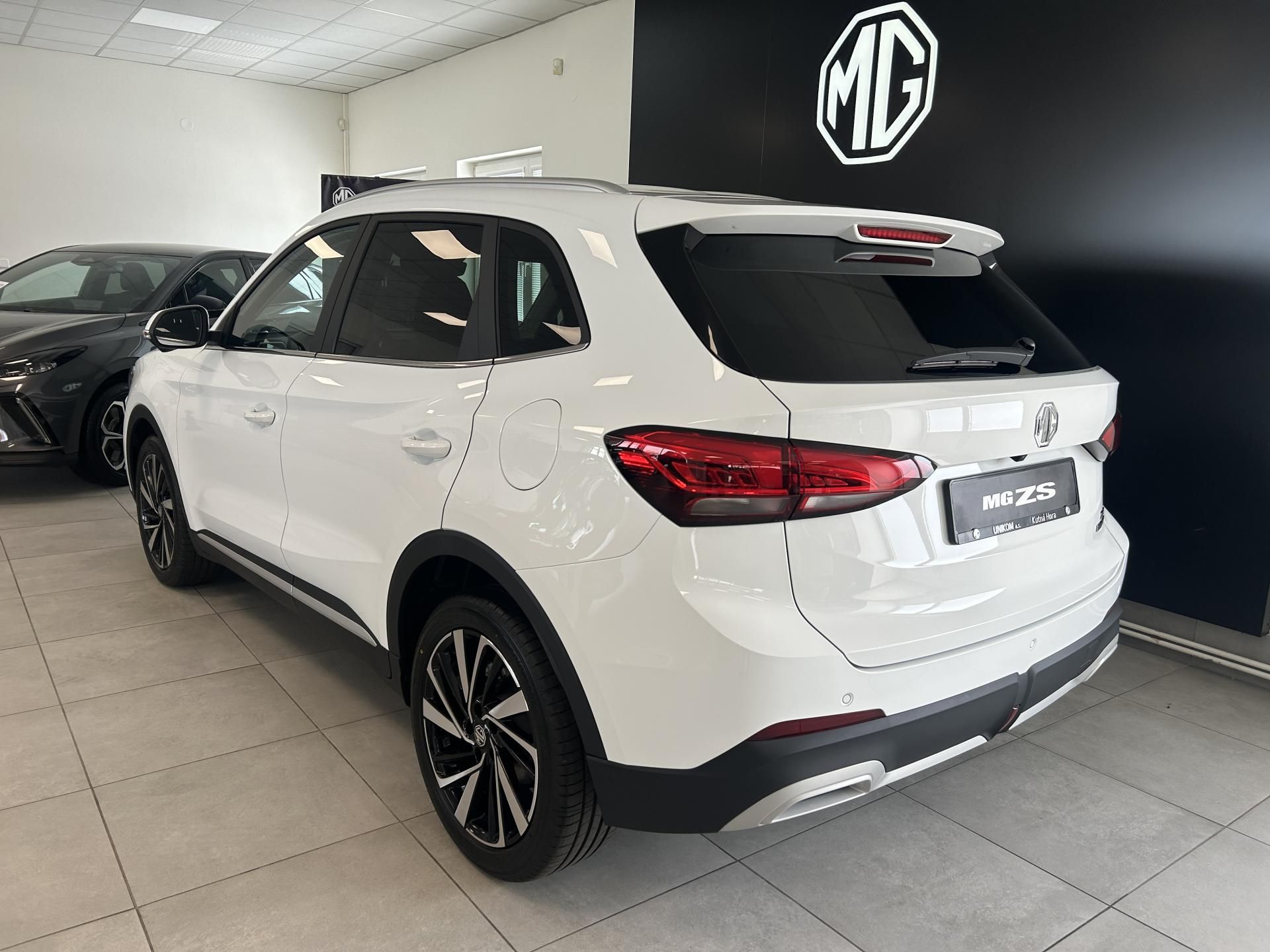 MG ZS, 1,5 HEV 145kW Exclusive - fotka 3