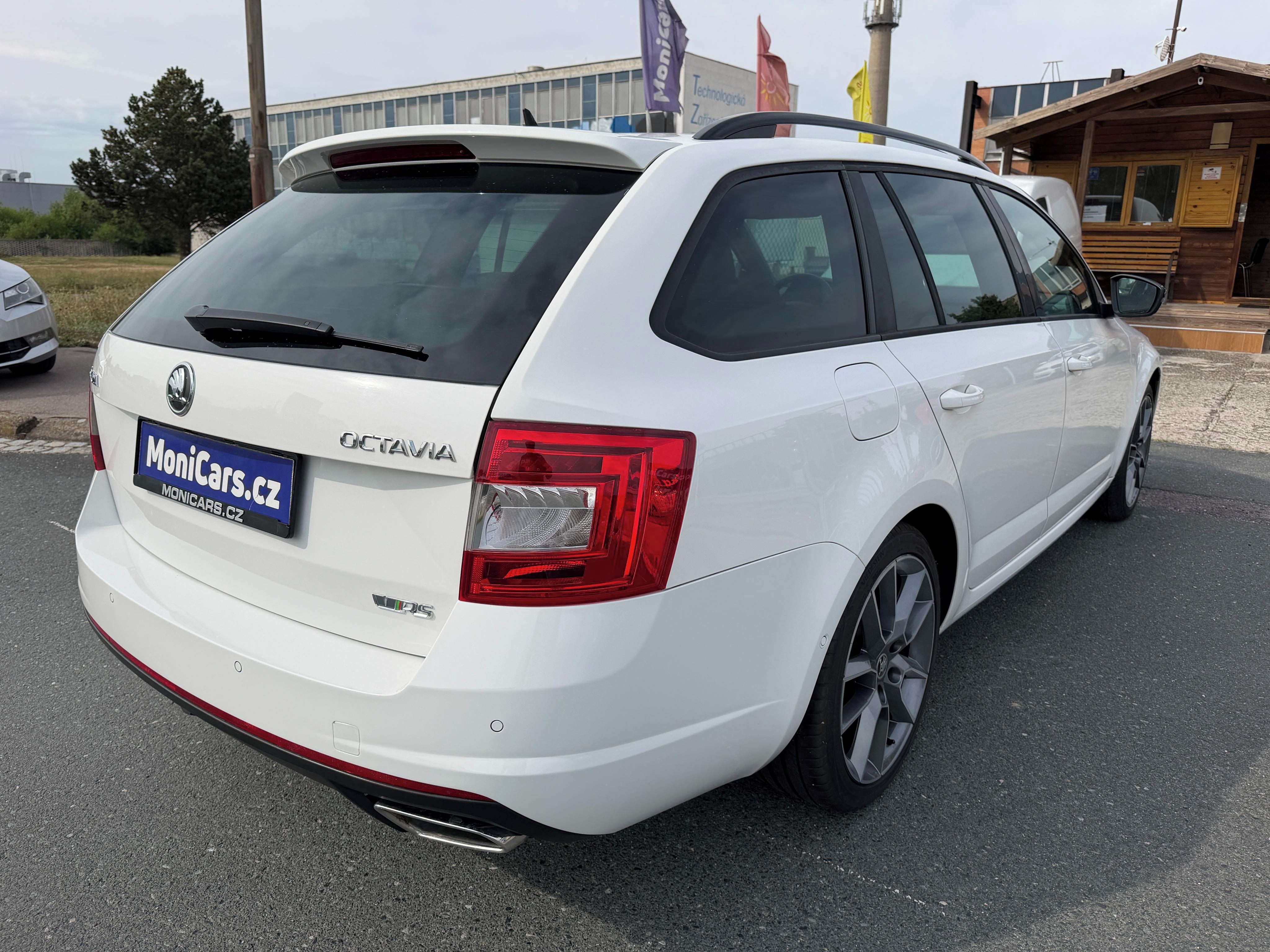 Škoda Octavia, RS 2.0 TDi 135kW DSG, VÝBAVA - fotka 5