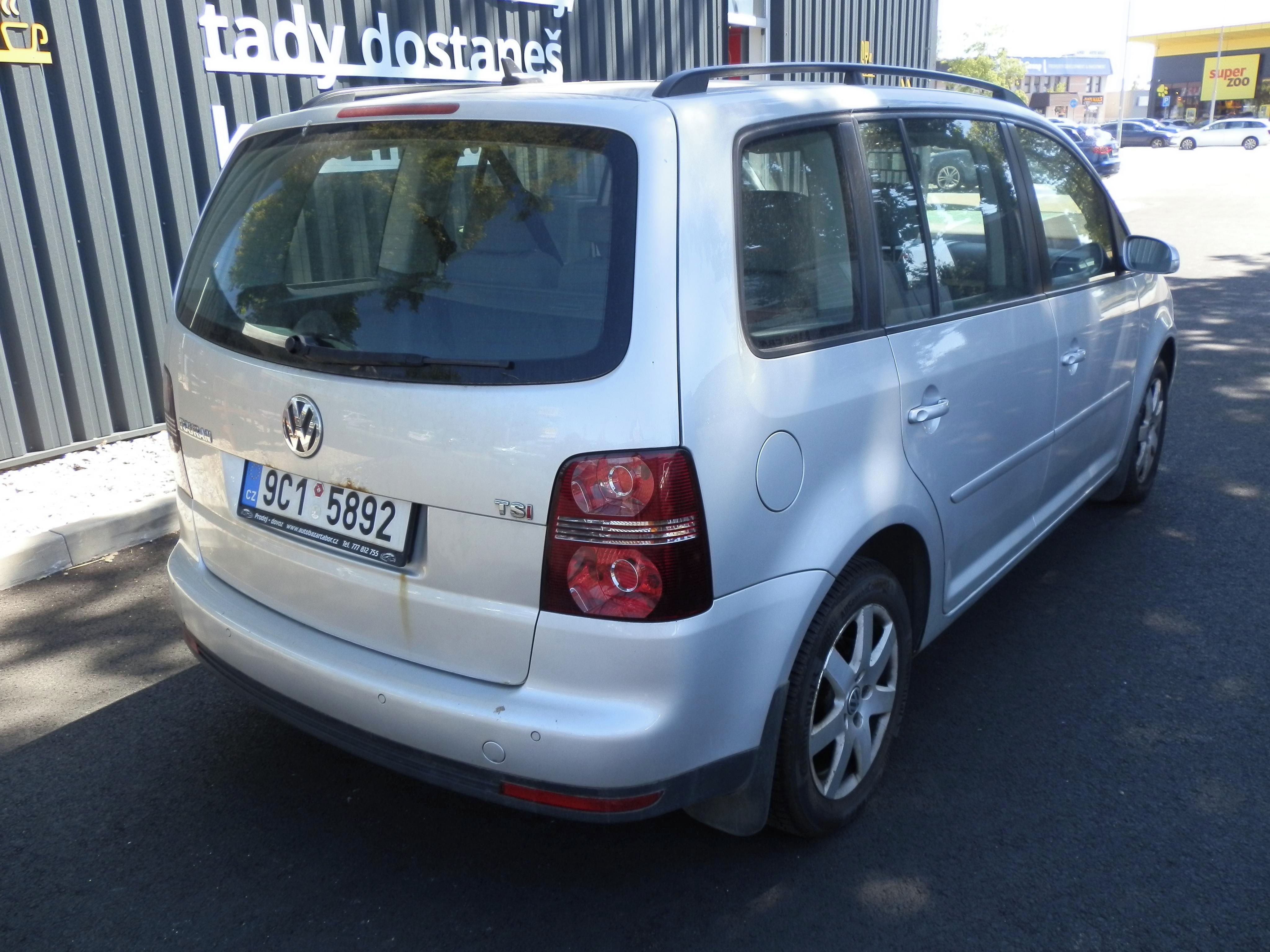 Volkswagen Touran, 1,4i - fotka 5