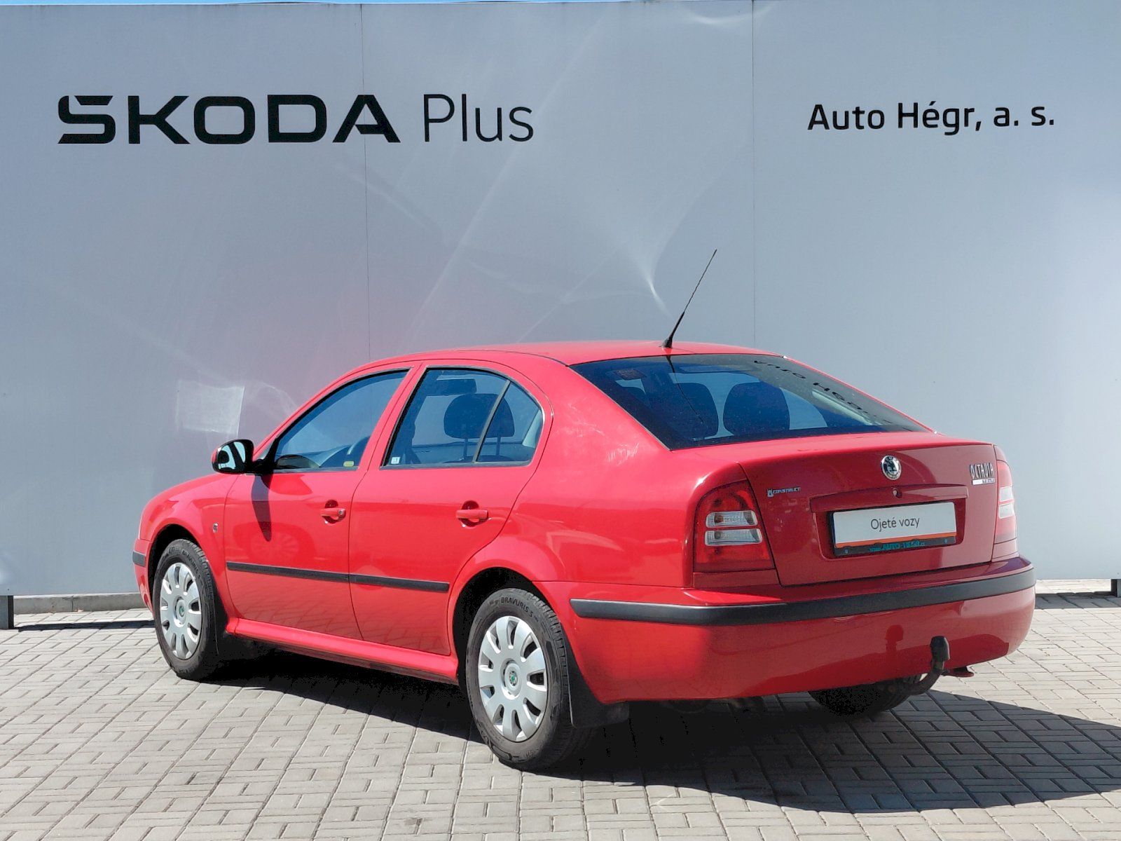 Škoda Octavia, 1.6 MPI Tour Trumf - fotka 6