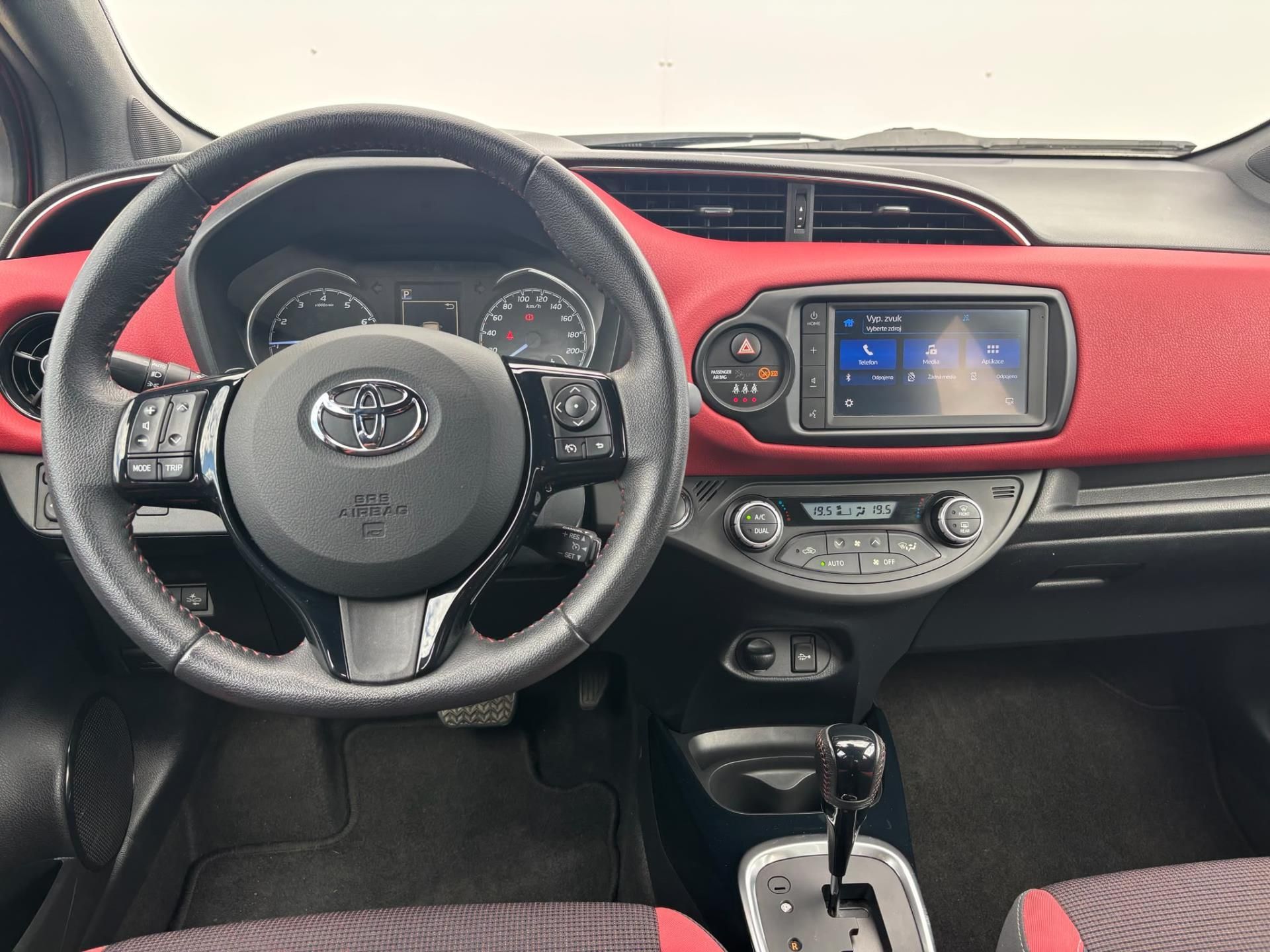 Toyota Yaris, 1.5 VVT-i Selection Smart AT - fotka 5