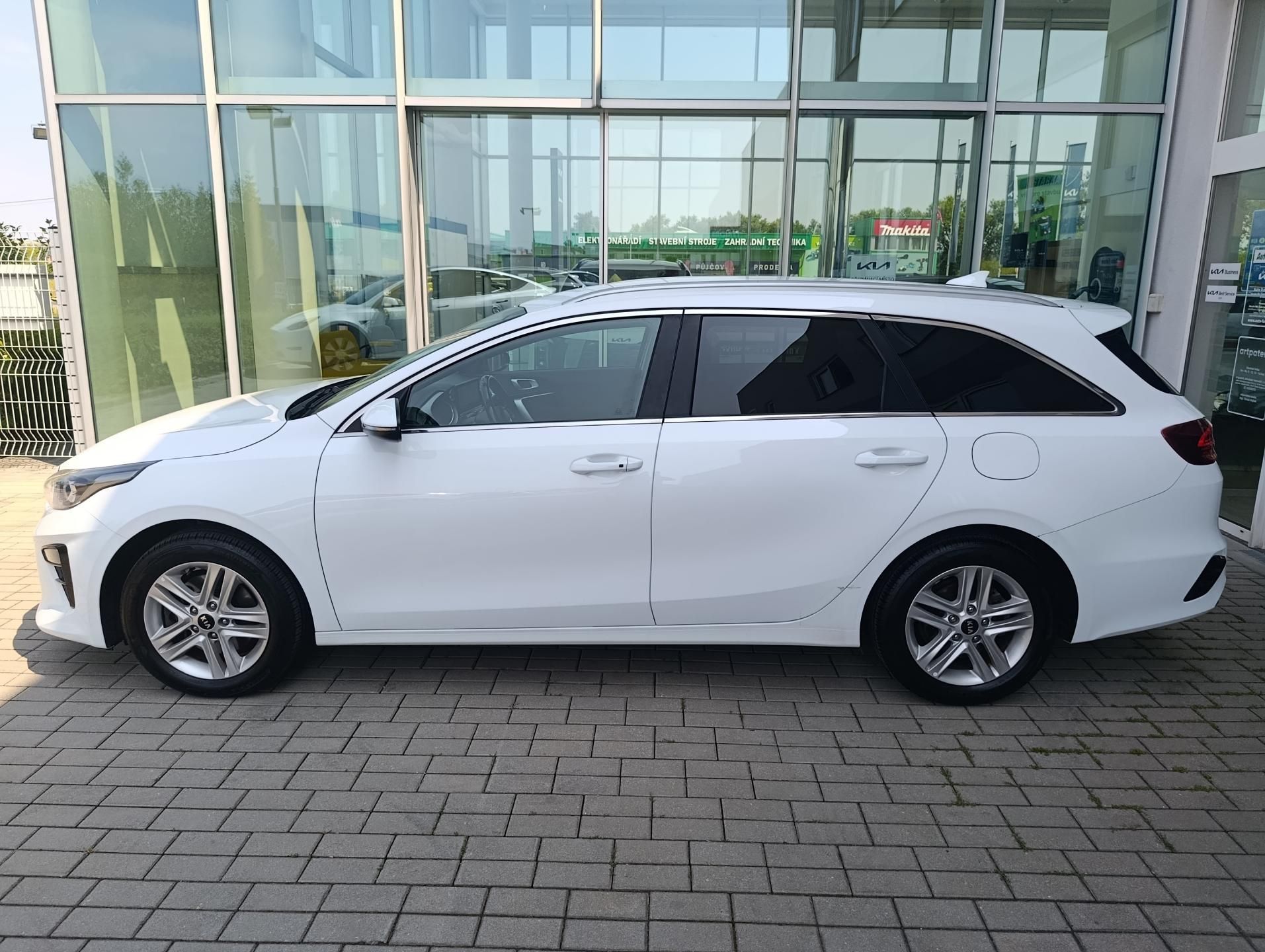 Kia Cee´d, 1.6 CRDi 7DCT  Top - fotka 6