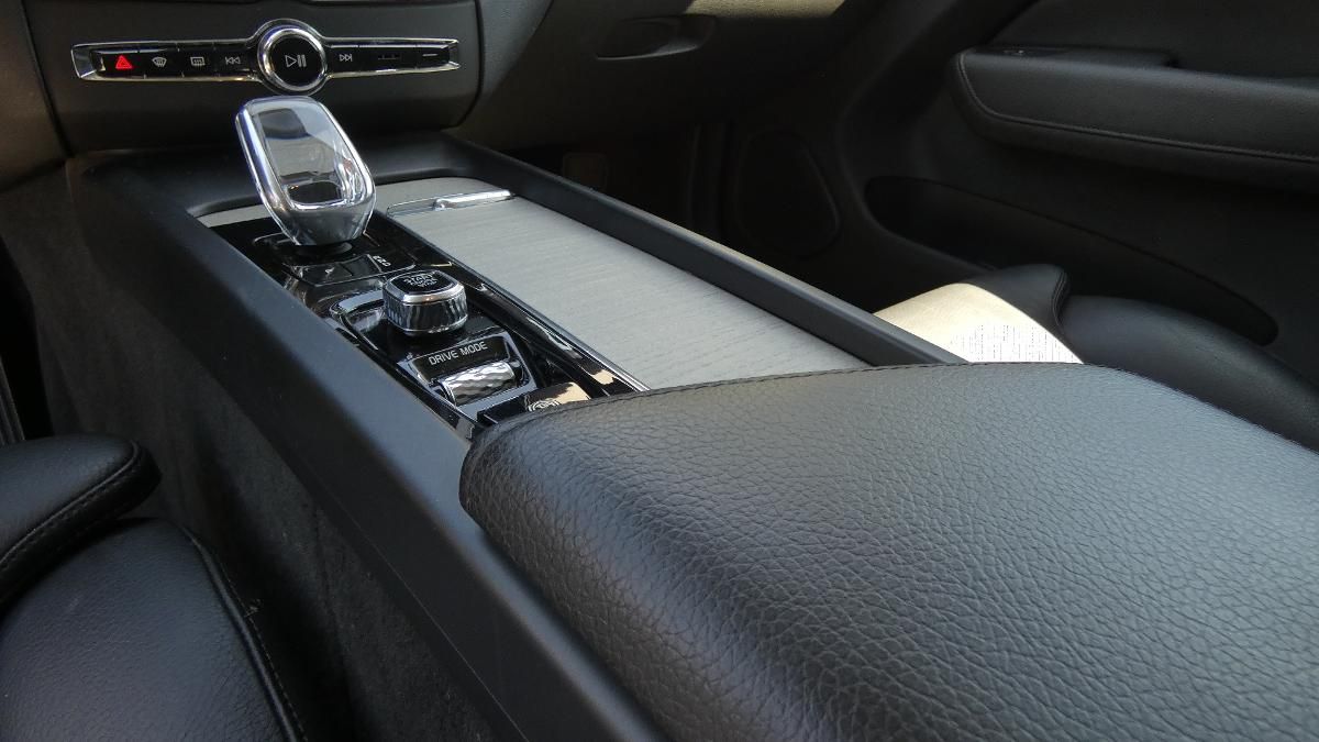 Volvo XC60, B4 AWD Inscription - fotka 6