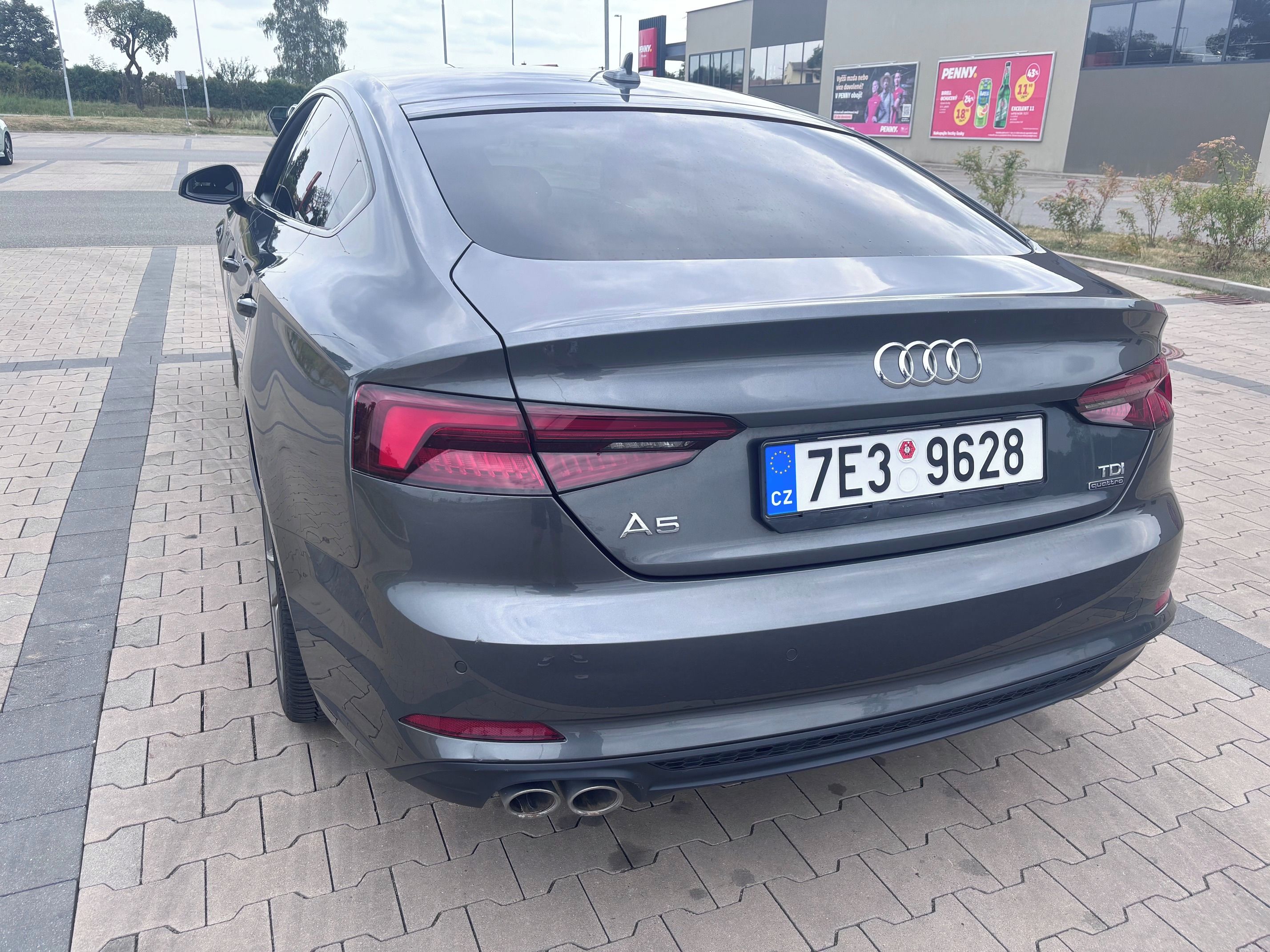Audi A5, 2.0 TDi Quattro, S-Line - fotka 6