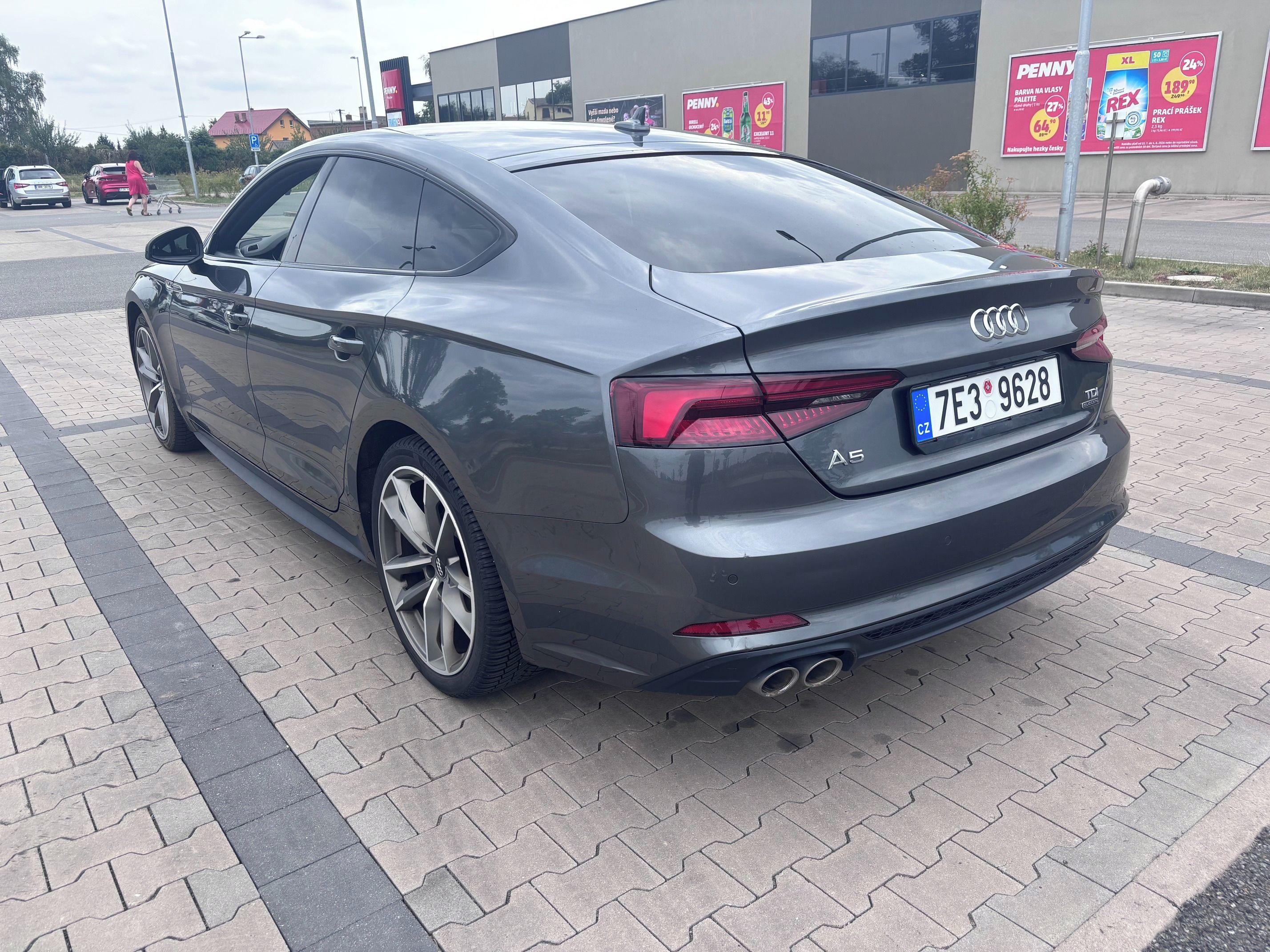Audi A5, 2.0 TDi Quattro, S-Line - fotka 5