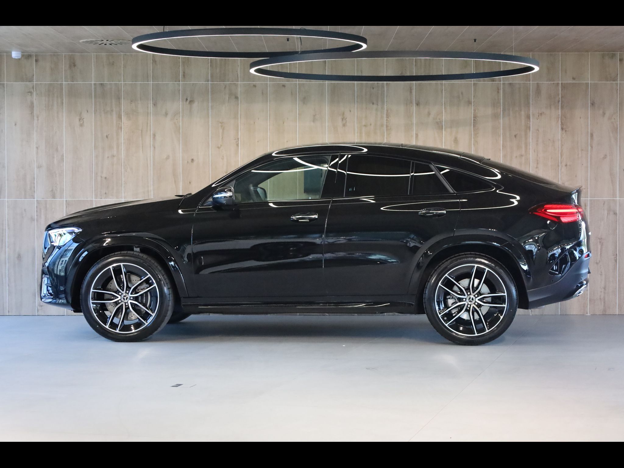 Mercedes-Benz GLE, 450d Kupé 4MATIC, AMG Premium - fotka 3