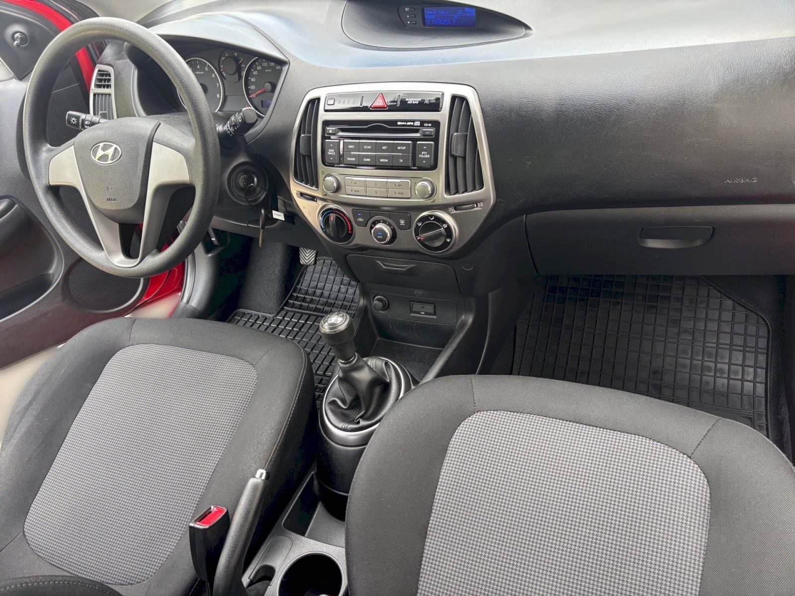 Hyundai i20, 1.2i / 63 kW Inclusive - fotka 6