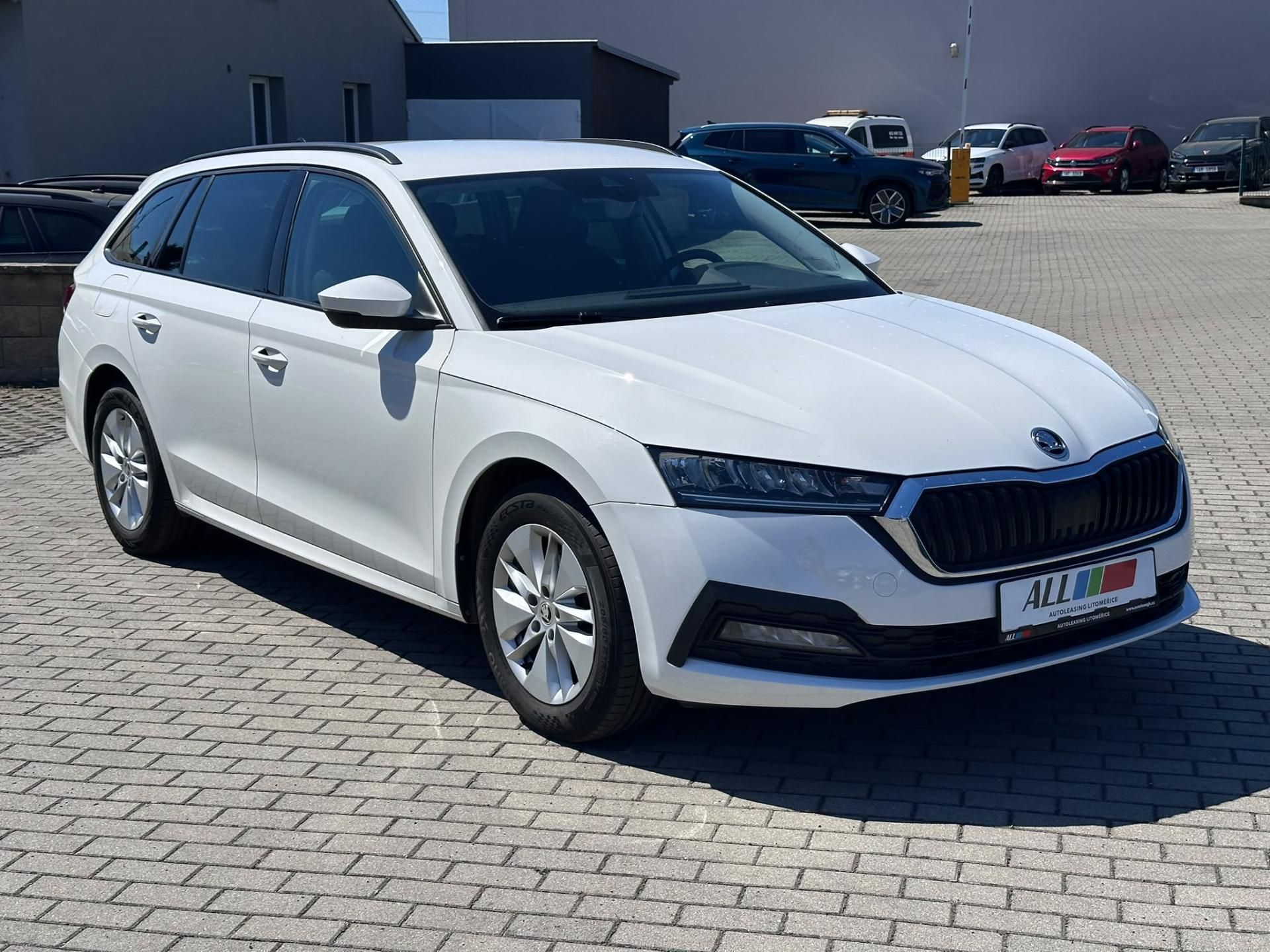 Škoda Octavia, 2.0 TDI 85kW DSG Ambition Plus - fotka 4