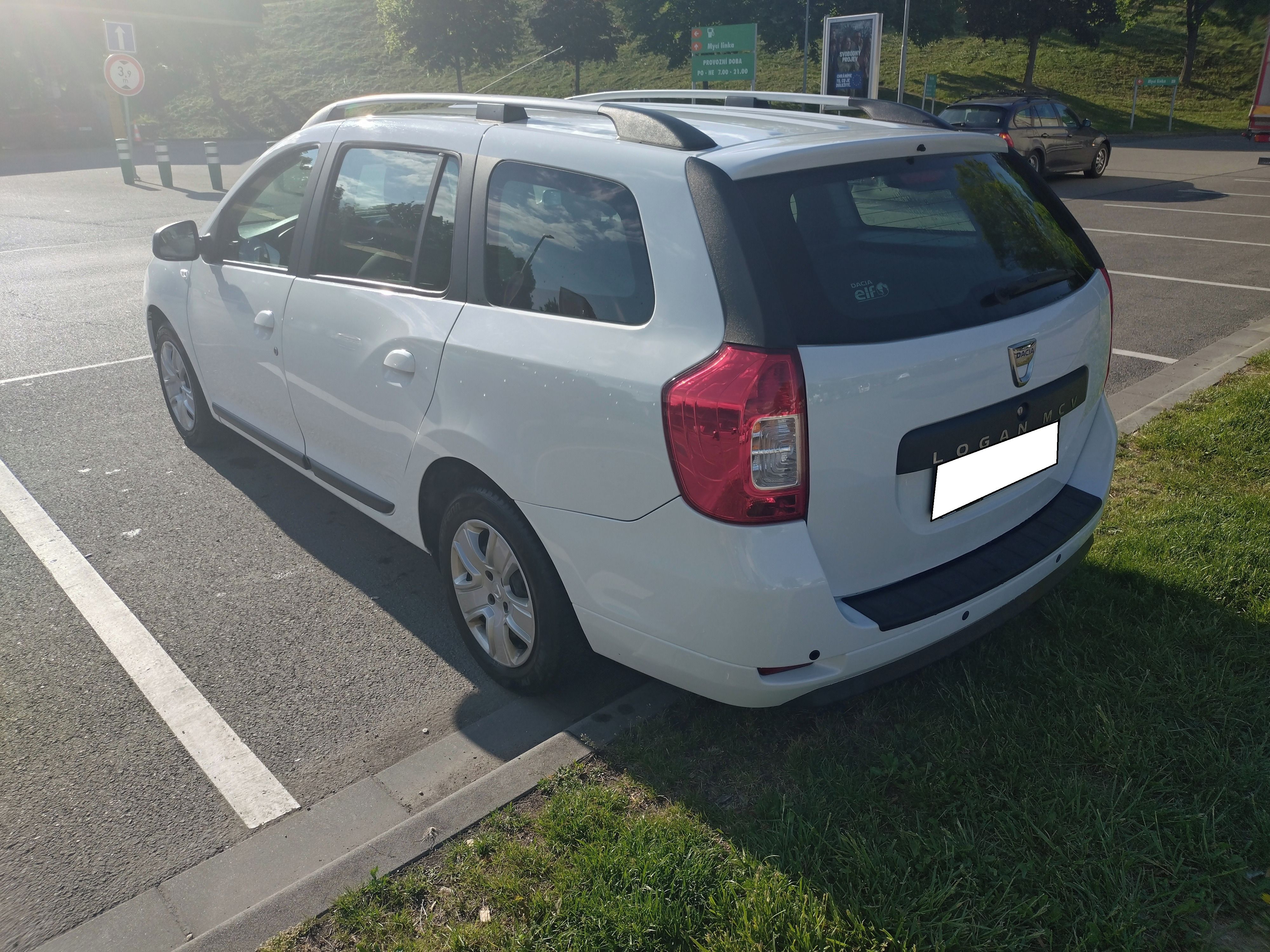Dacia Logan - fotka 2
