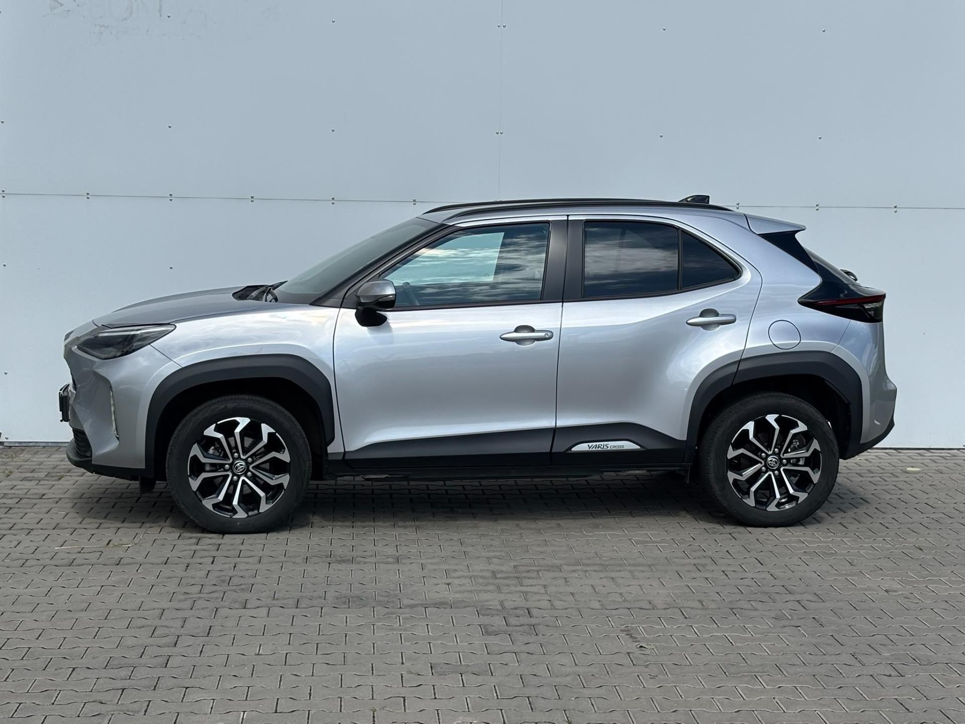Toyota Yaris Cross, 1.5 HSD e-CVT Style AWD - fotka 3