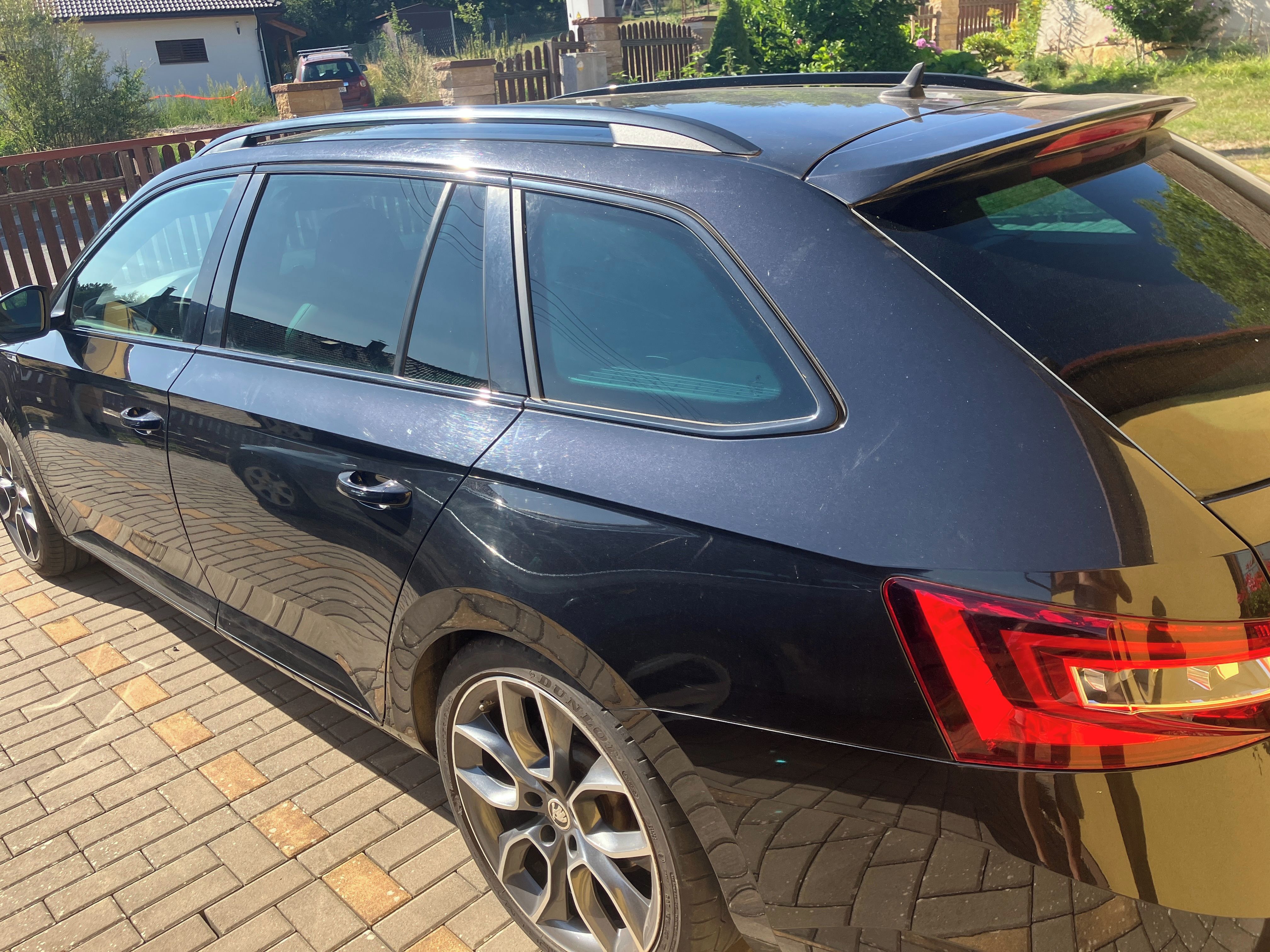 Škoda Superb, 2,0 tdi combi sportline výbava - fotka 5