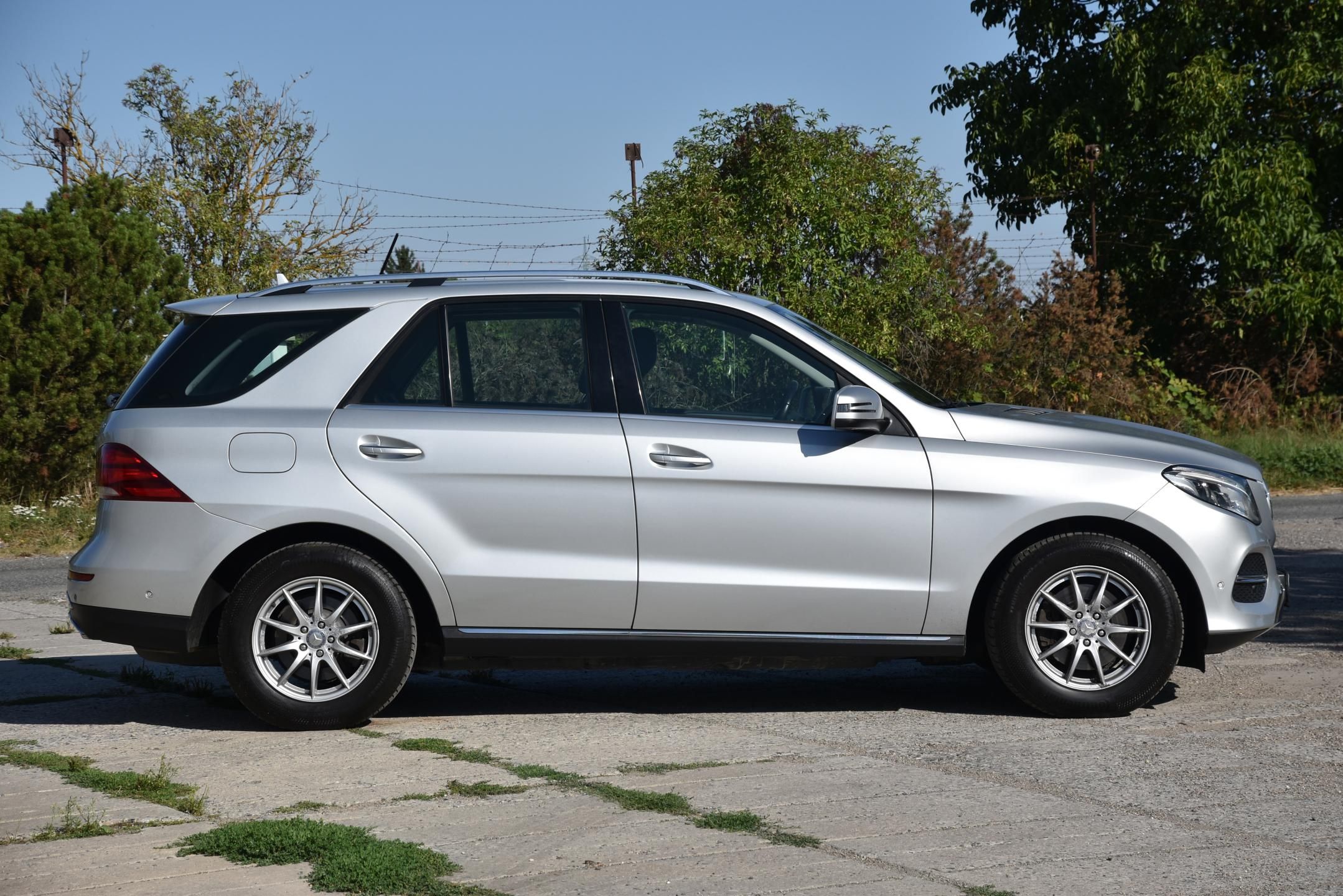 Mercedes-Benz GLE, 350 d 4MATIC FACE,NAVI,LED,ČR - fotka 2