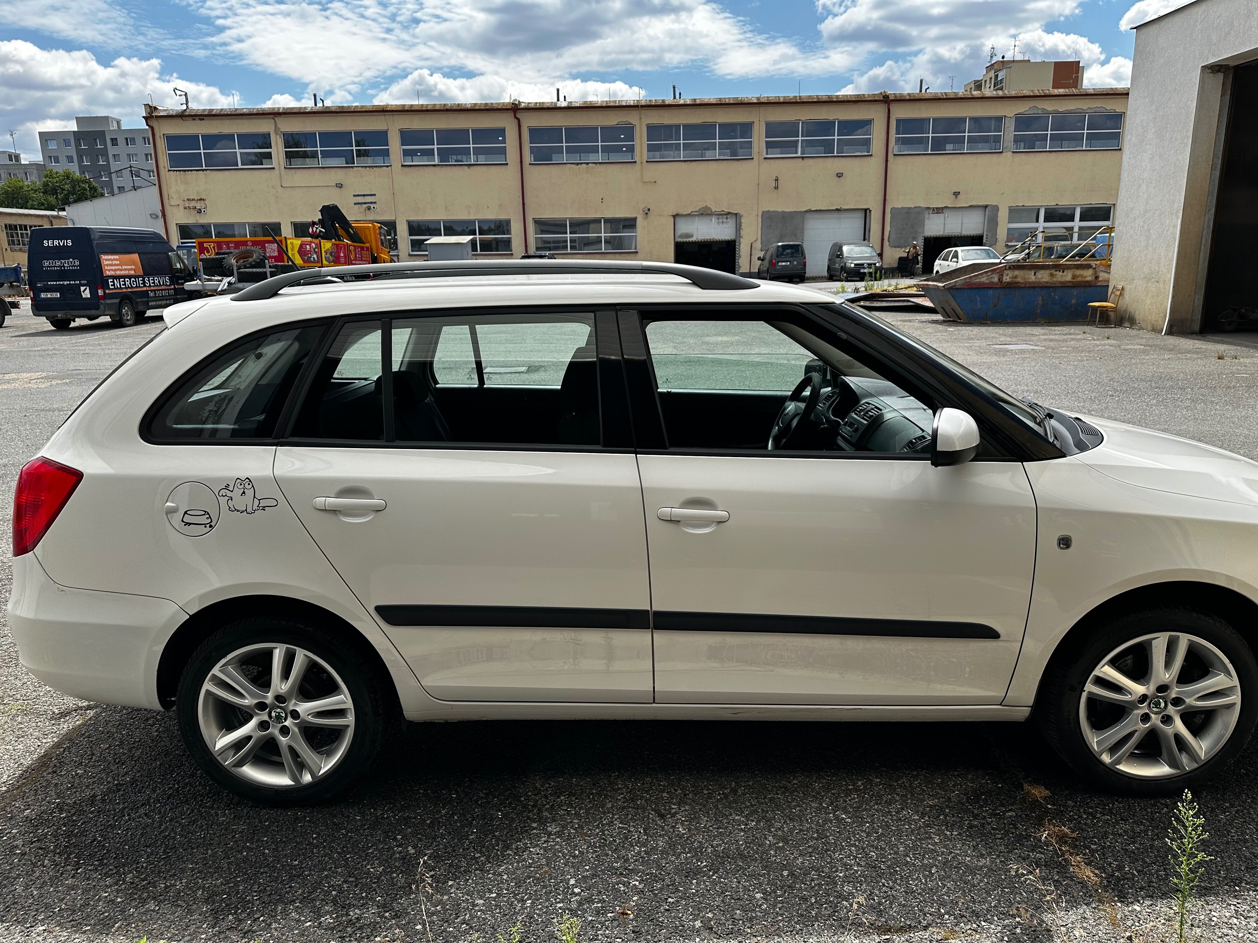 Škoda Fabia, 1,6 TDI klima tažné - fotka 2