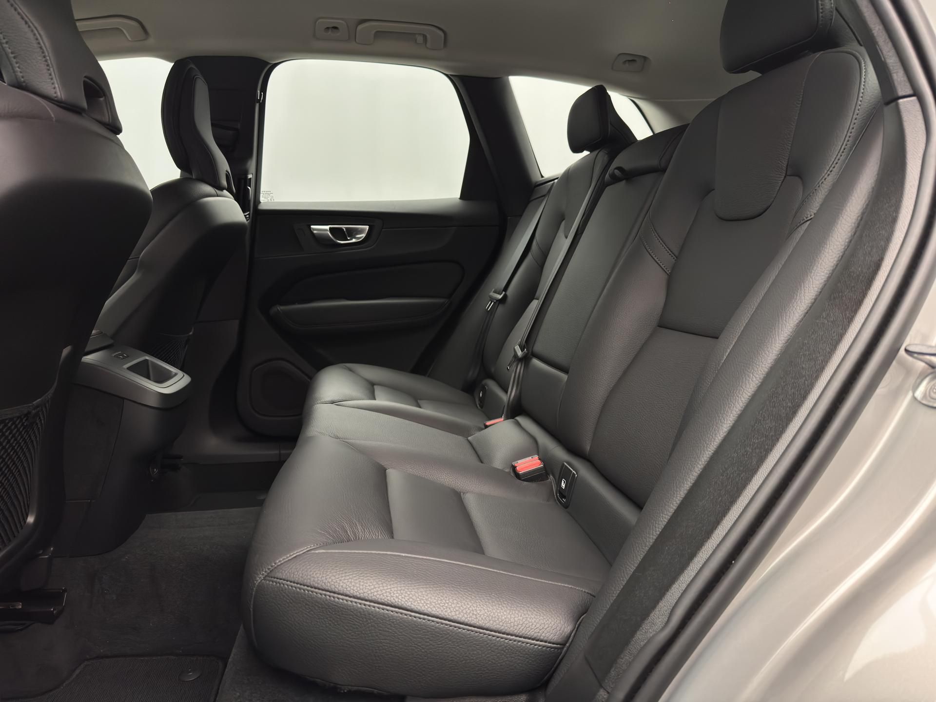 Volvo XC60, B5 AWD PLUS DARK CZ 1.maj - fotka 6