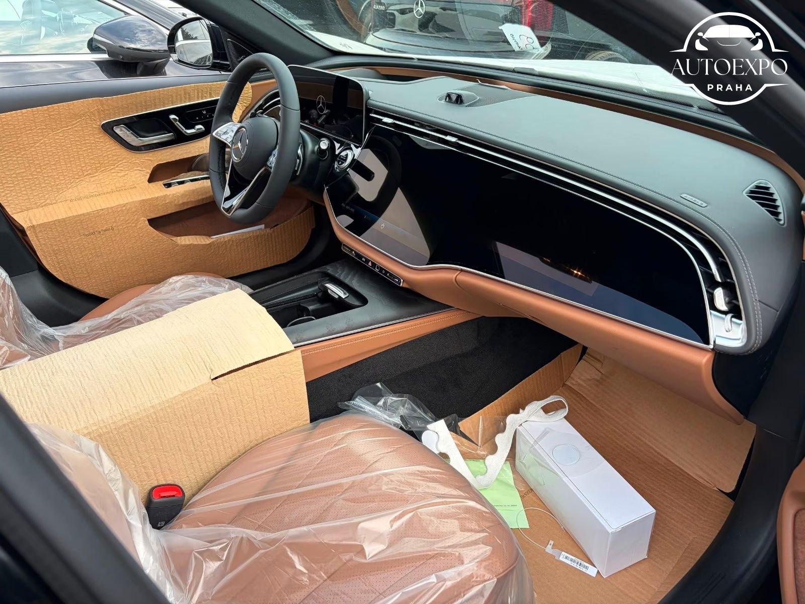 Mercedes-Benz Třídy E, 200*EXCLUSIVE*PREMIUM*PLUS*AI - fotka 3