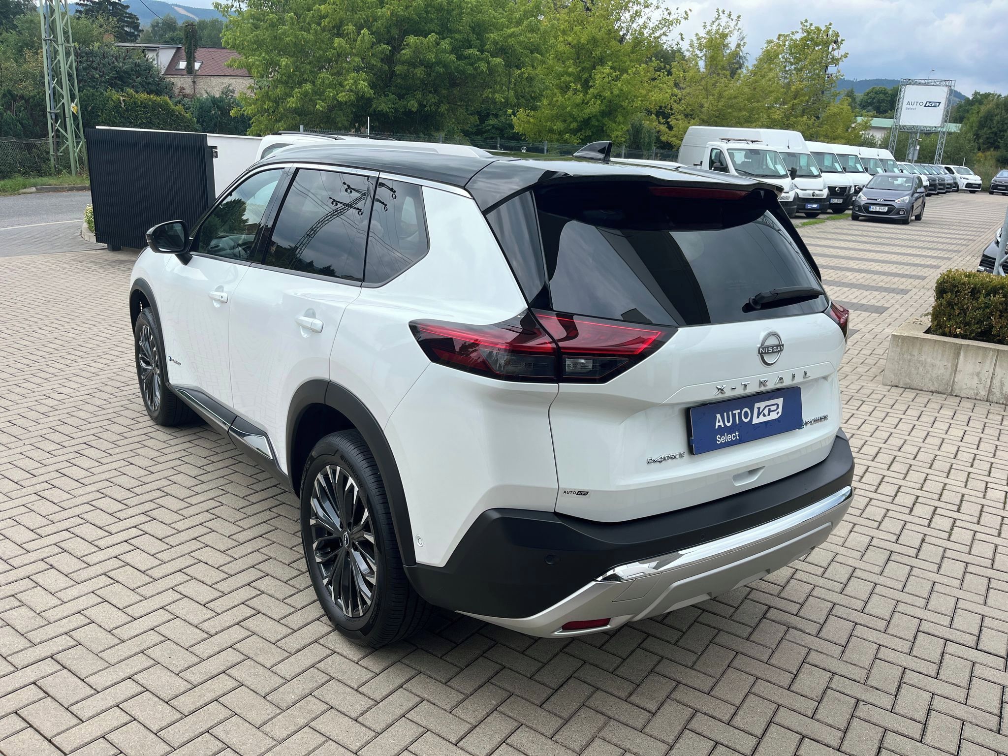 Nissan X-Trail, e-Power 213k e-4orce 4x4 Tekna - fotka 4
