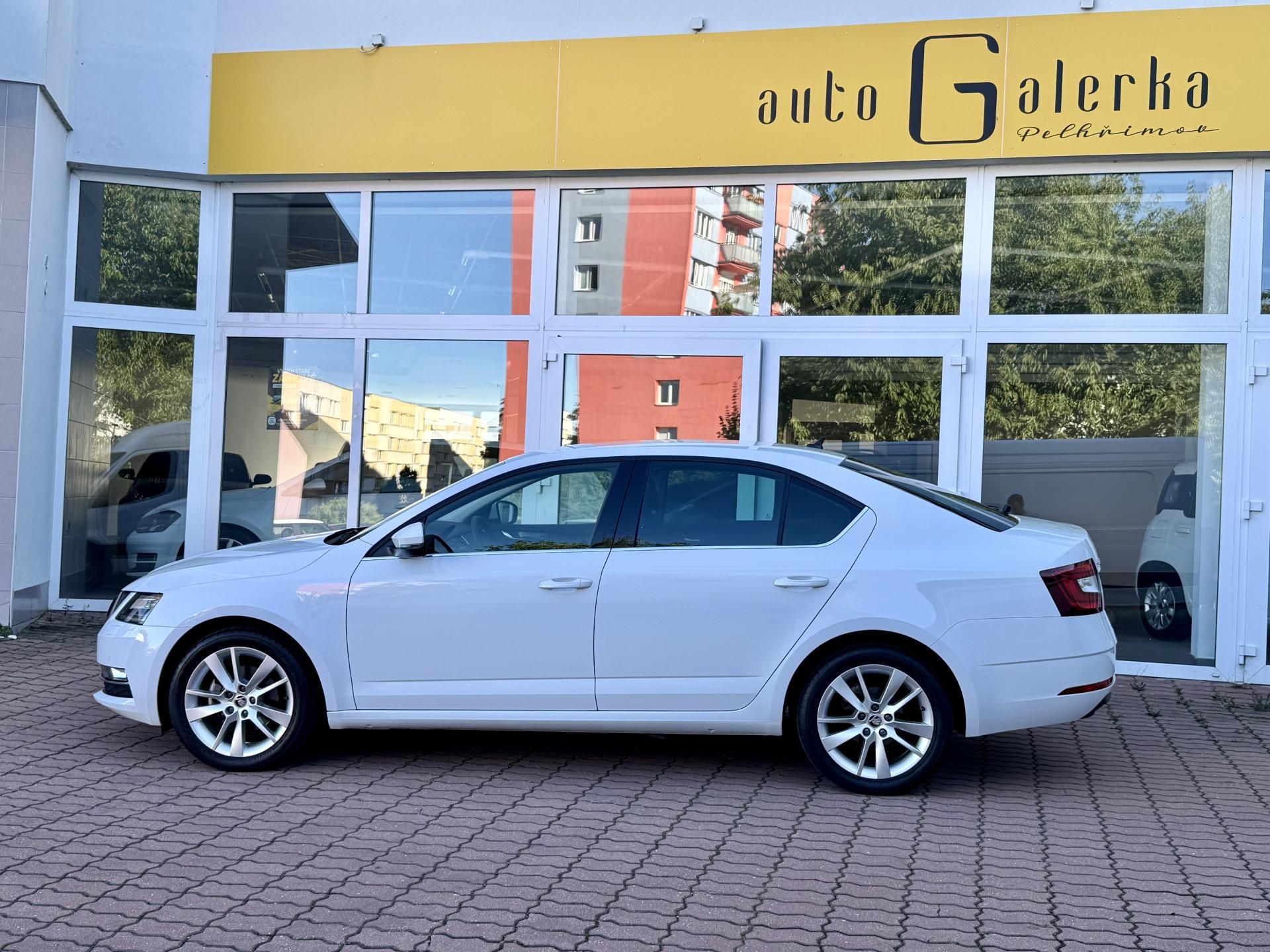 Škoda Octavia, 1.4Si 110kW DSG Style - fotka 4