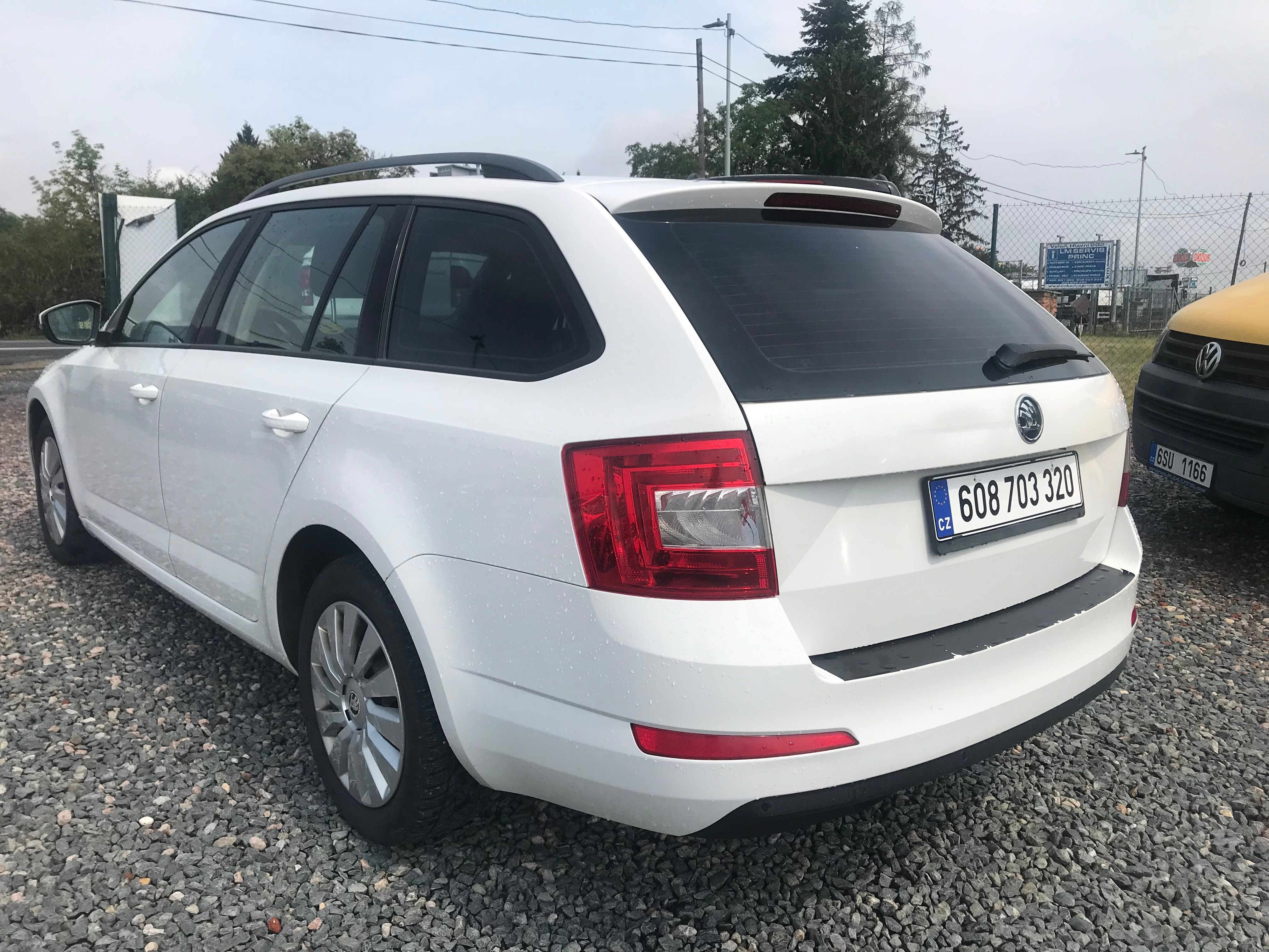 Škoda Octavia, 1.6 TDI 77 KW ,PO ROZVODECH - fotka 5