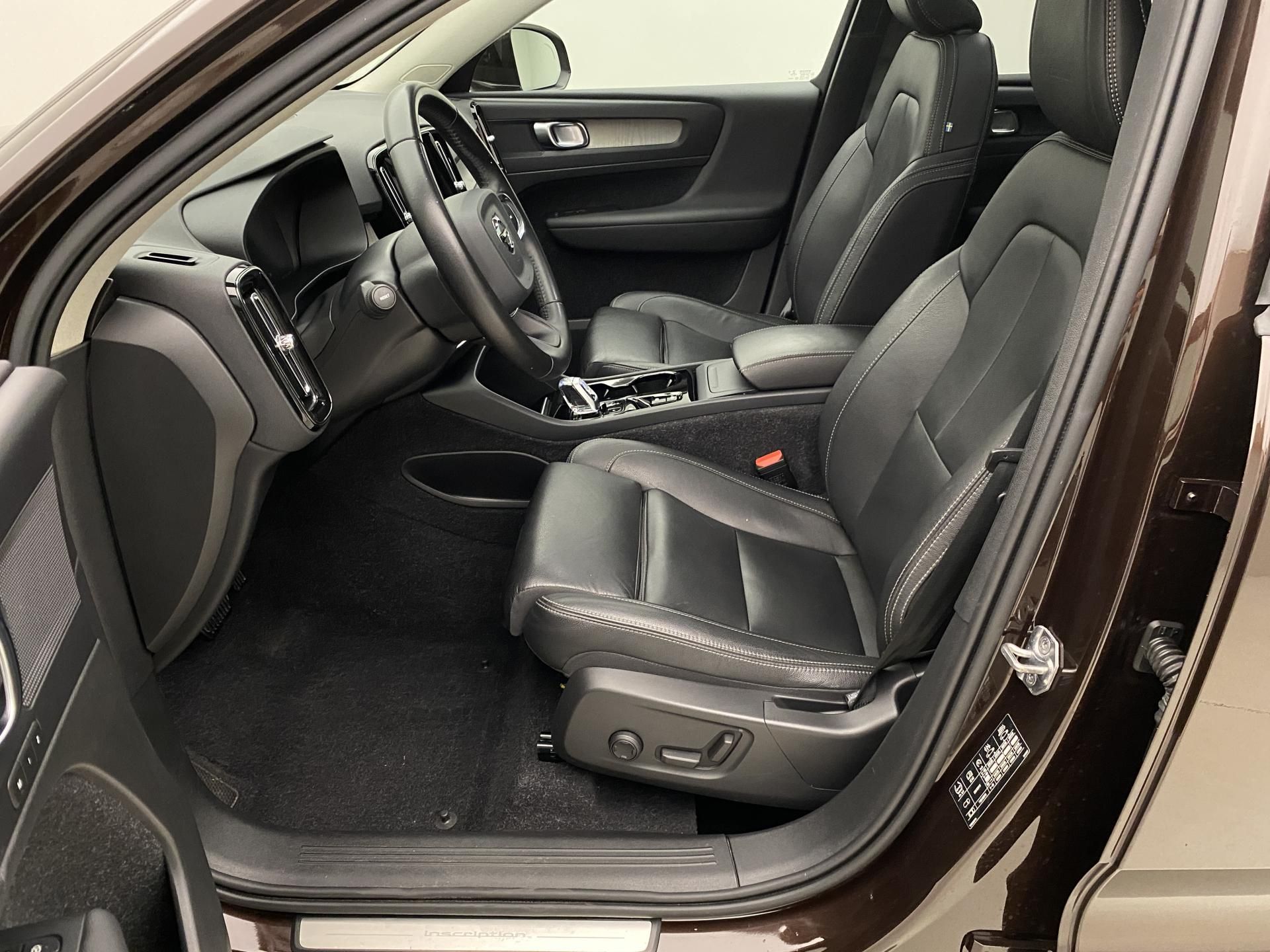 Volvo XC40, T4 AWD INSCRIPTION AUT CZ - fotka 3