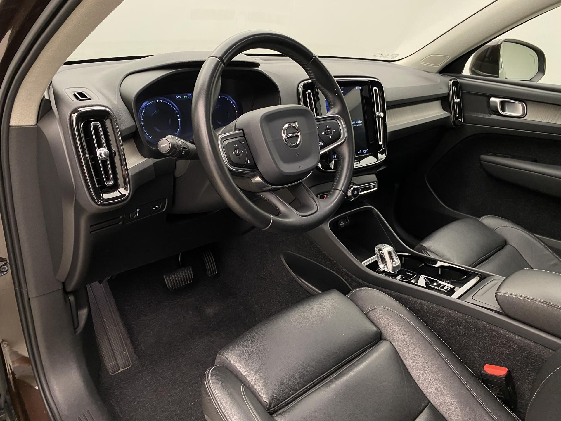 Volvo XC40, T4 AWD INSCRIPTION AUT CZ - fotka 4