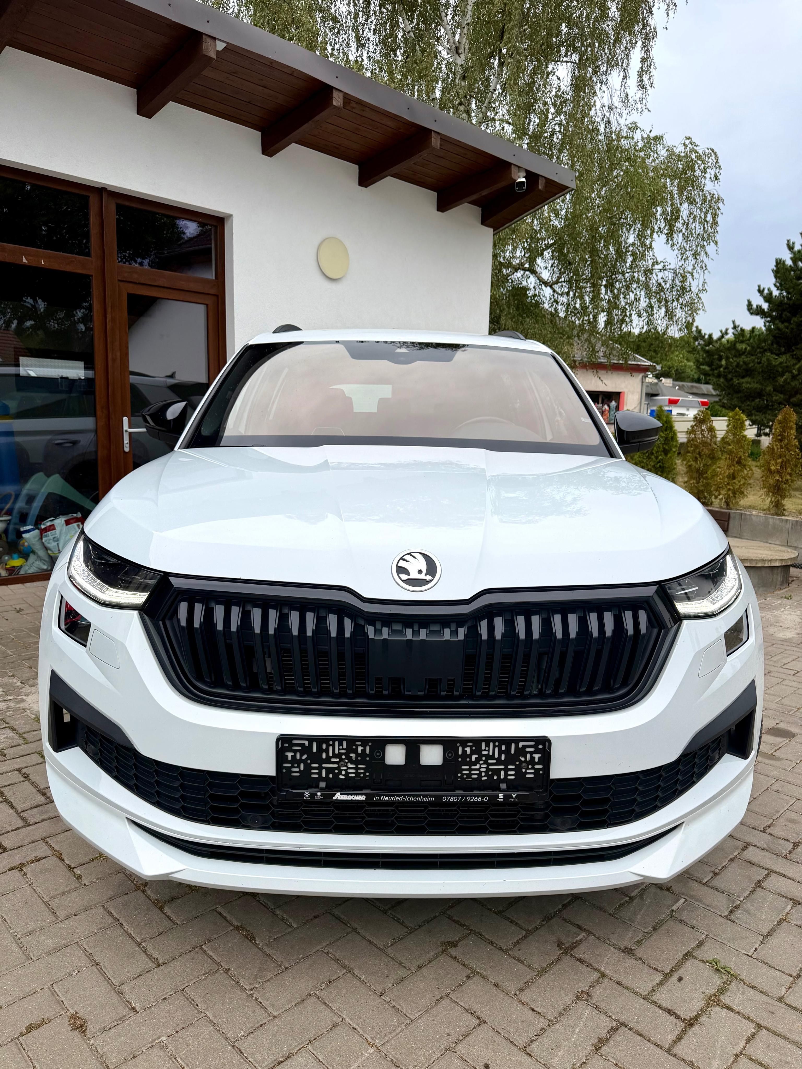 Škoda Kodiaq, SPORTLINE 4x4 NEZ. TOP. DCC - fotka 2