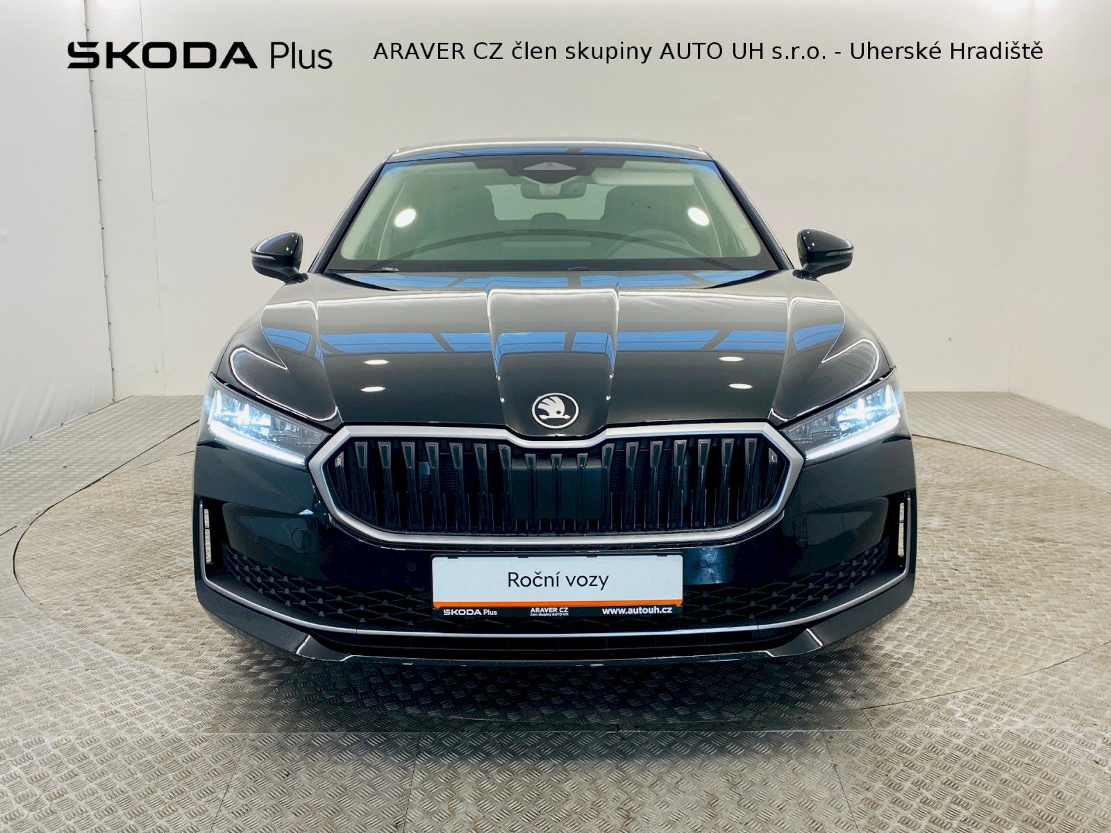 Škoda Superb, SELECTION 2,0TDI 110kW DSG/7 - fotka 4