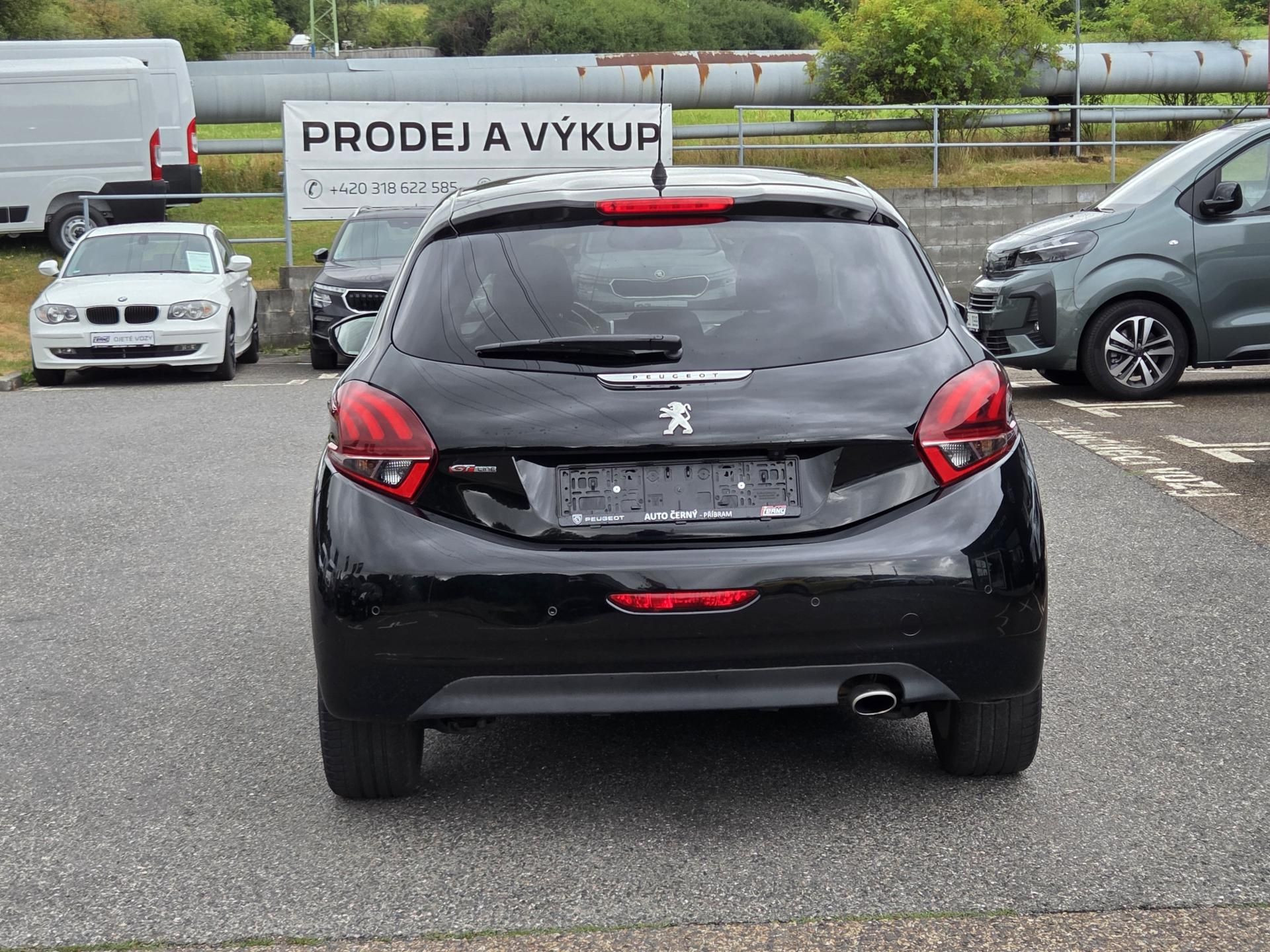 Peugeot 208, 1.2 PT 110 GTline EAT6 - fotka 4