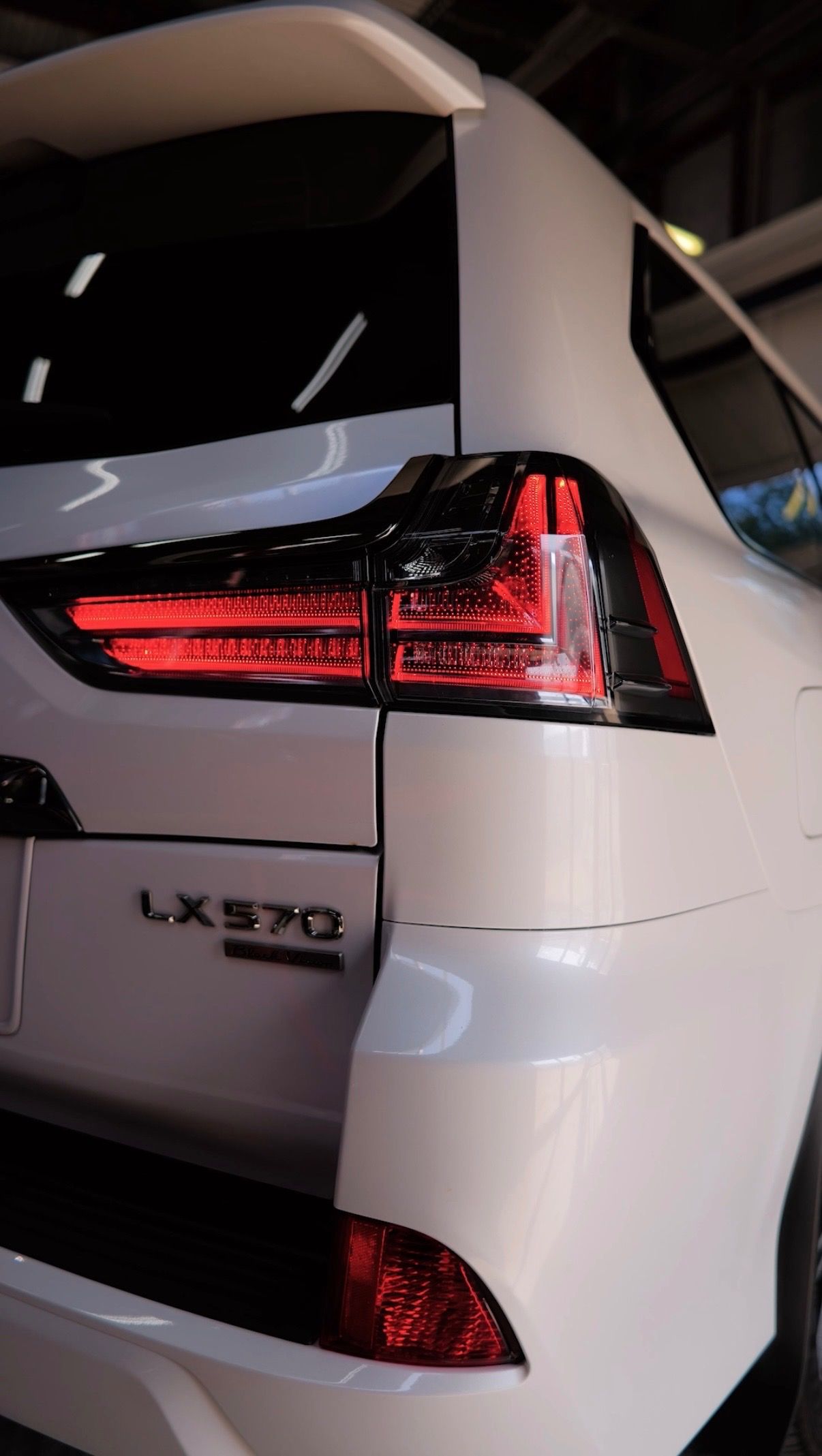 Lexus LX 570, Black Vision, OD NOVÉHO V CZ!! - fotka 4