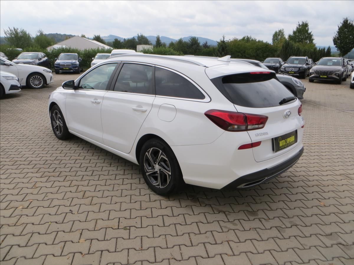 Hyundai i30, 1,0 T-GDI DCT Comfort ČR - fotka 5