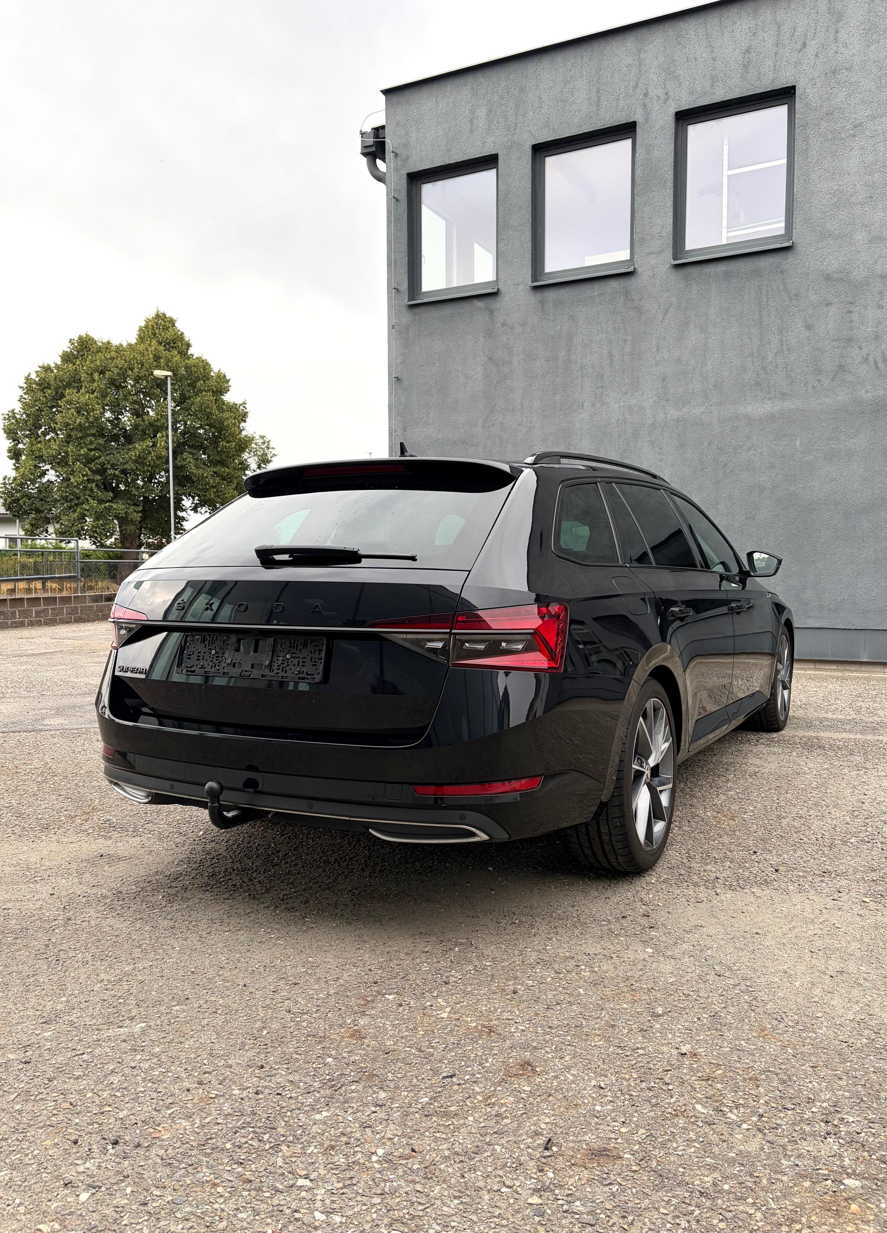 Škoda Superb, 2.0TDI 110kw DSG SPORTLINE - fotka 6