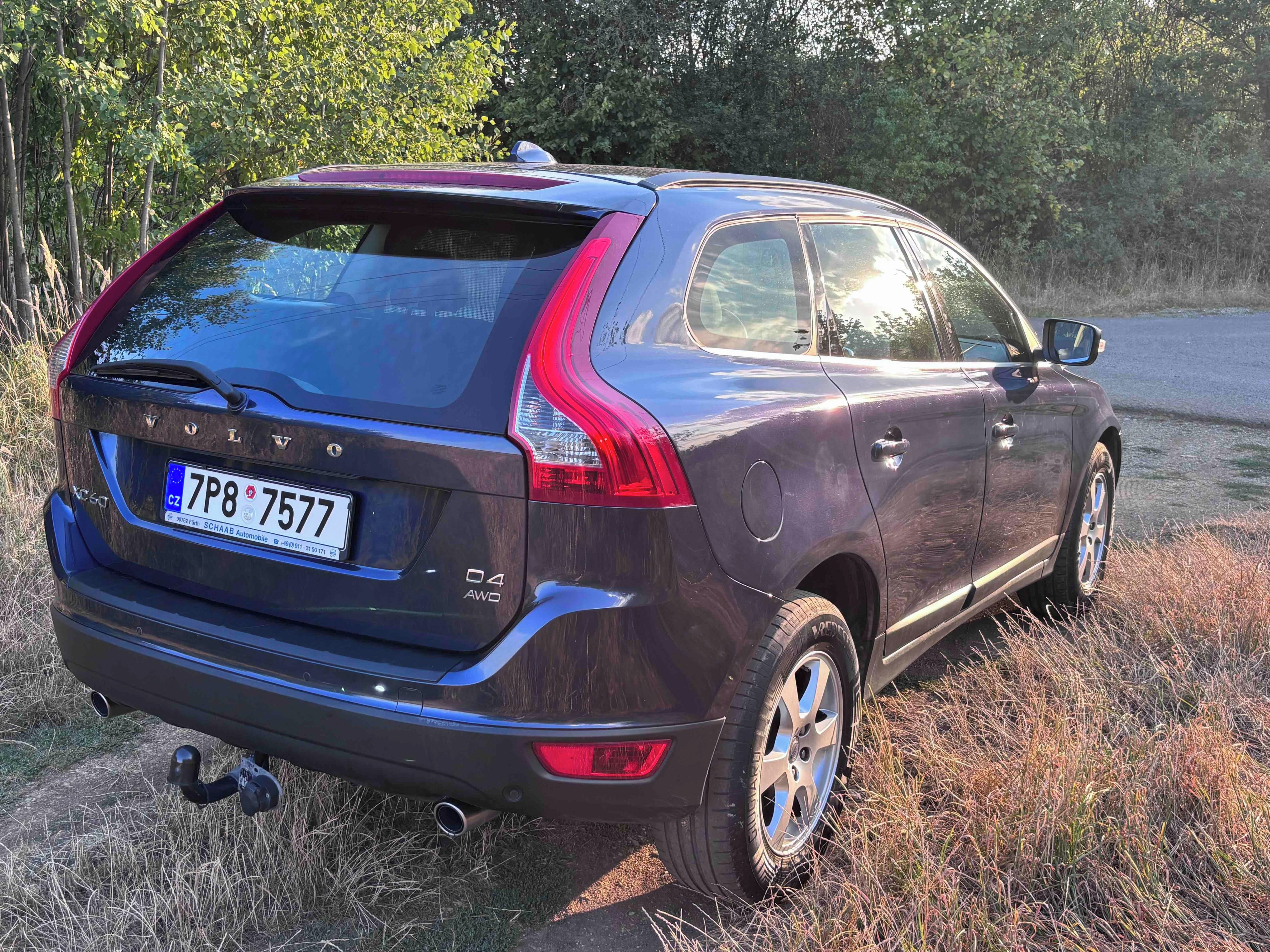 Volvo XC60, Volvo XC60 D4 AWD Momentum - fotka 2