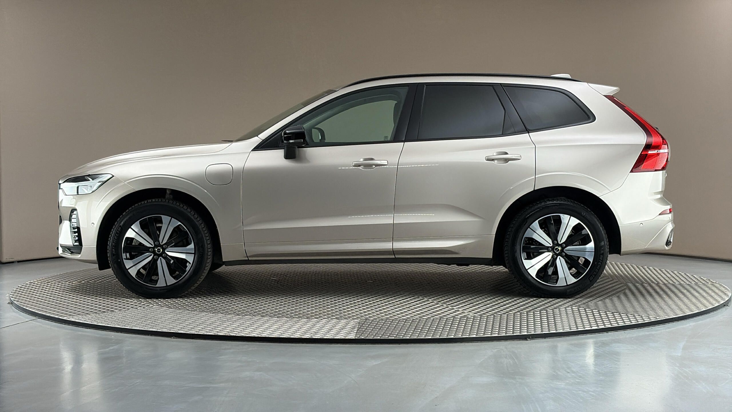 Volvo XC60, 2.0 T6 AUT AWD Recharge Inscri - fotka 4
