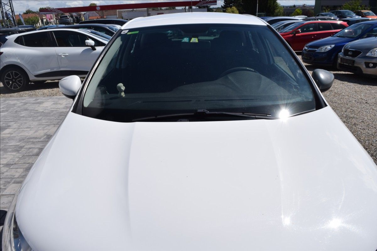 Citroën C4, 1,4 i 70KW NOVÁ STK - fotka 3