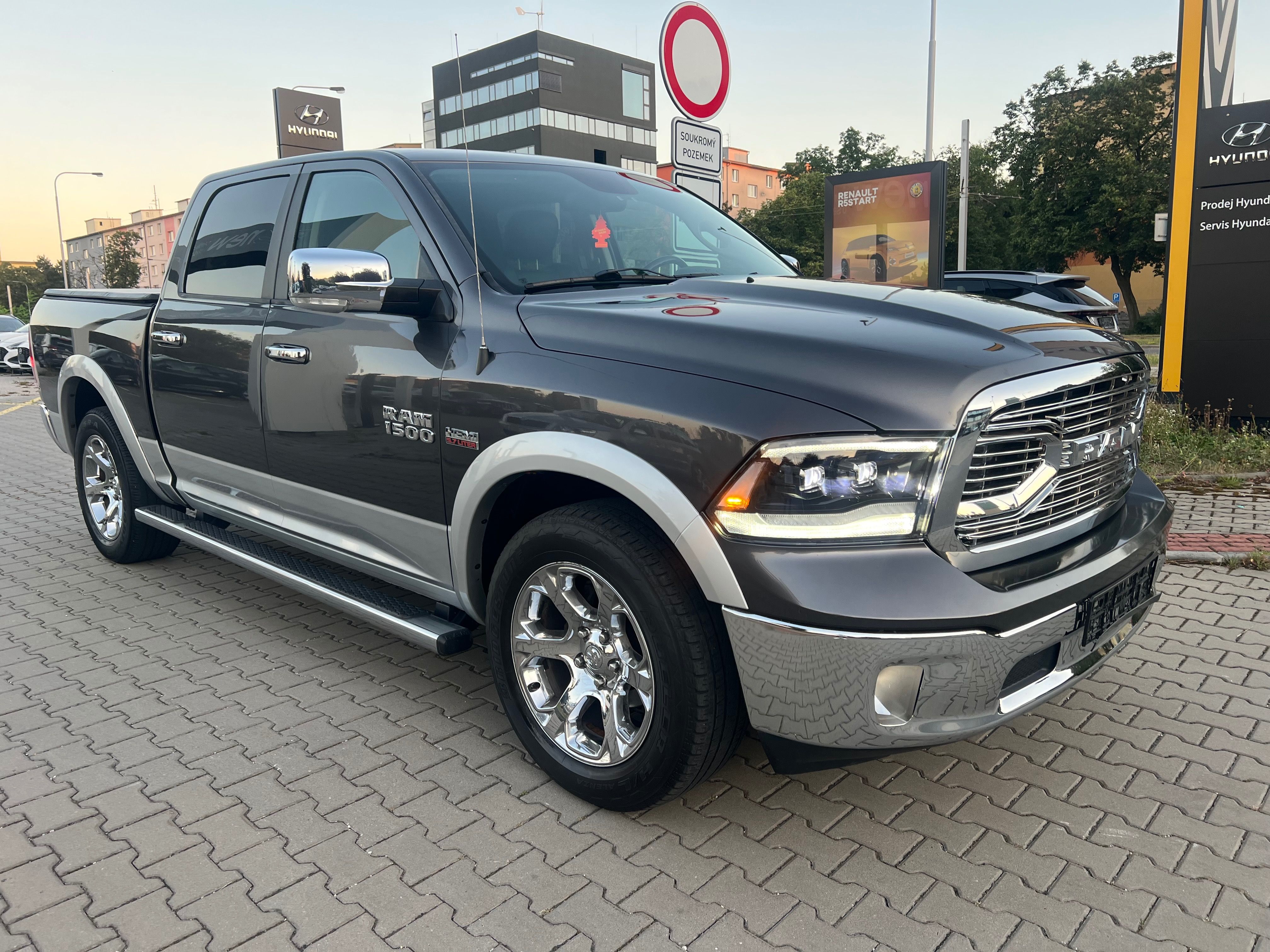 Dodge Ram, LARAMIE4x4 HEMI 5.7 Mist 6. !! - fotka 3