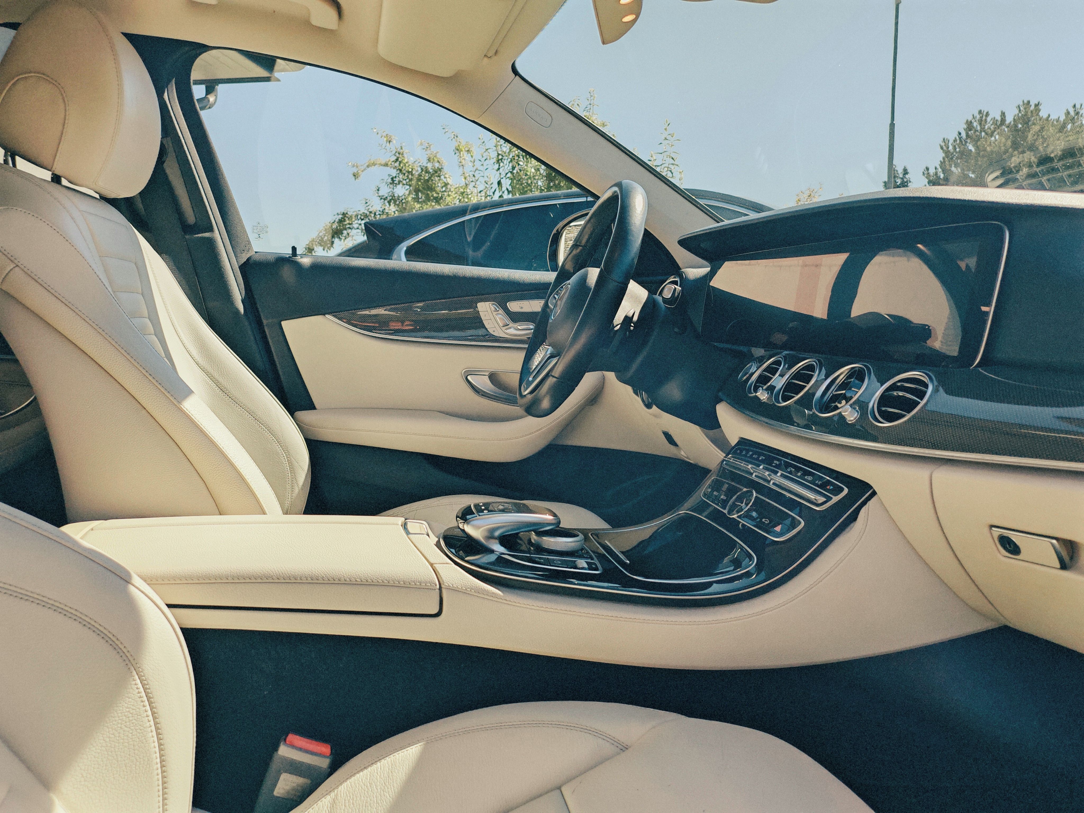 Mercedes-Benz Třídy E, 250HP, servisováno v aut. serv - fotka 3