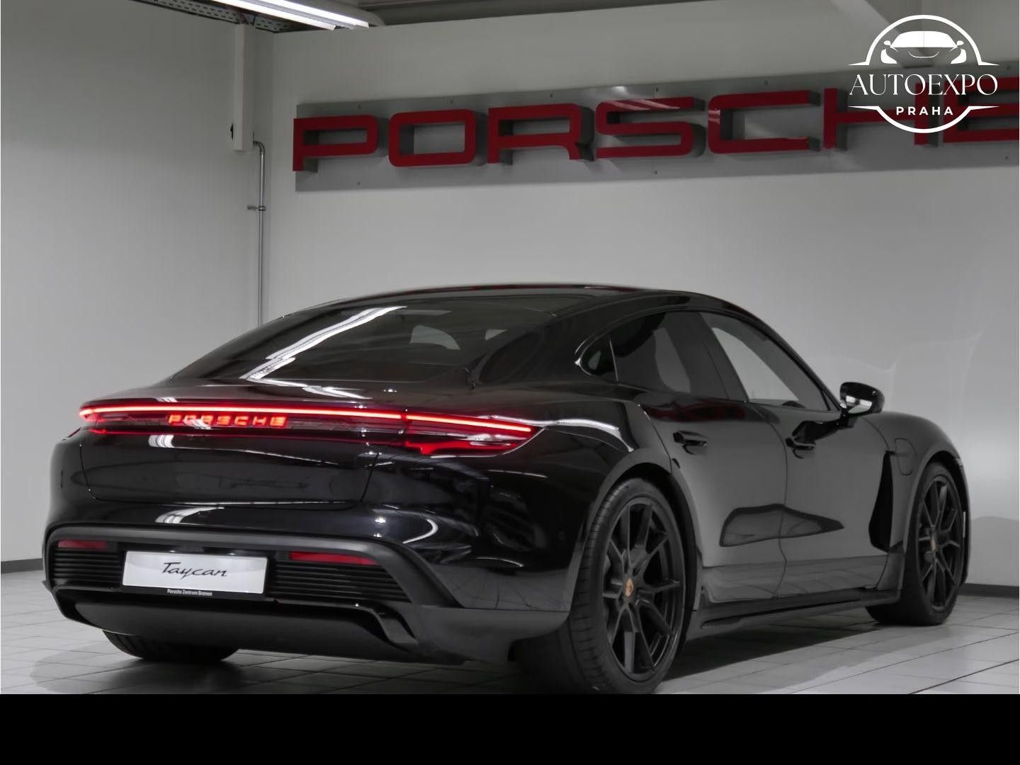 Porsche Taycan, Black Edition - fotka 4