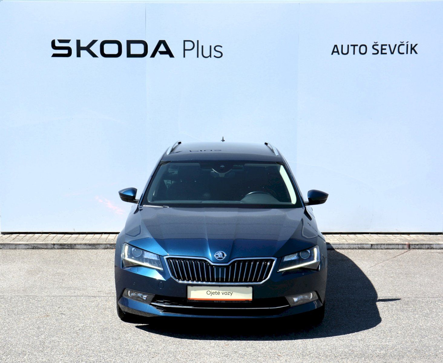 Škoda Superb, Combi 2.0 TSI 162 kW L&K DSG 6 - fotka 4