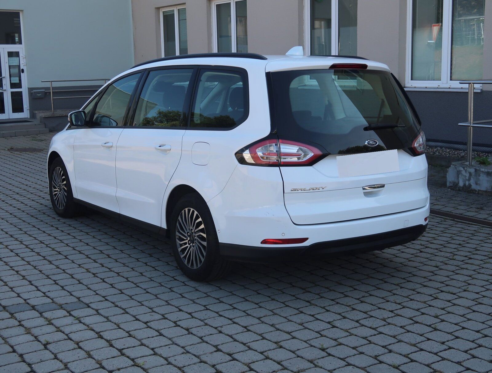 Ford Galaxy, 2.0 EcoBlue, Automat, 7 míst - fotka 4