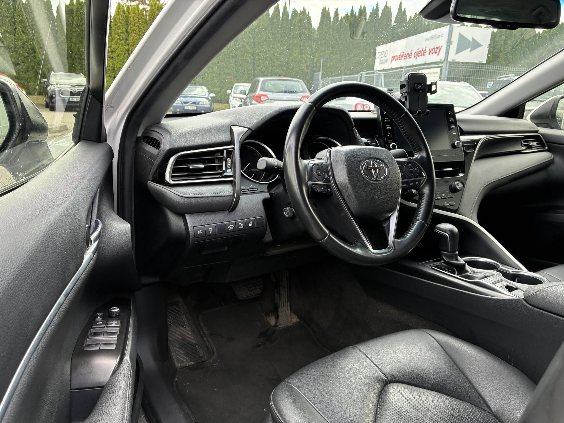 Toyota Camry, 2,5Hybrid Executive - fotka 6
