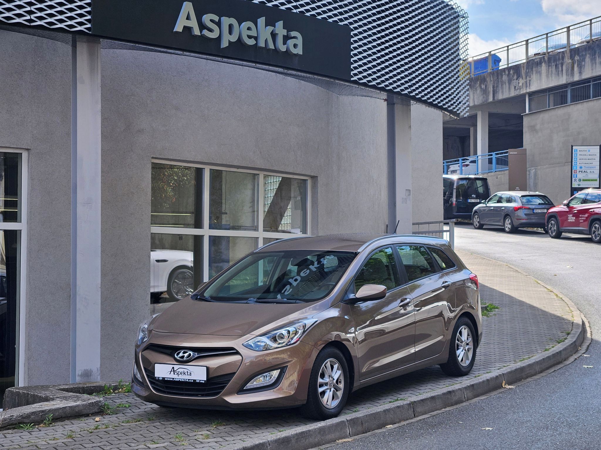 Hyundai i30, 1,4i 73kW, Trikolor Comfort,ČR