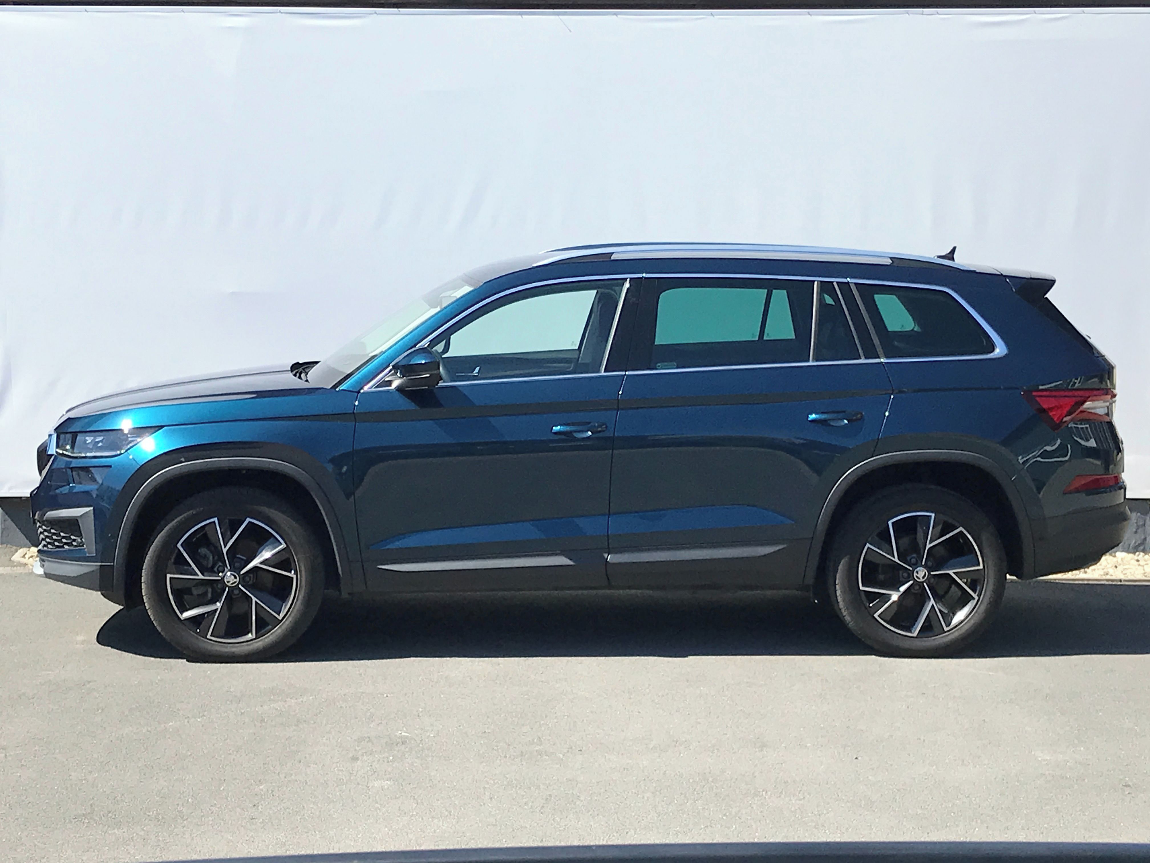Škoda Kodiaq, 110kW 4X4 STYLE+DSG+TAŽNÉ+DCC - fotka 3