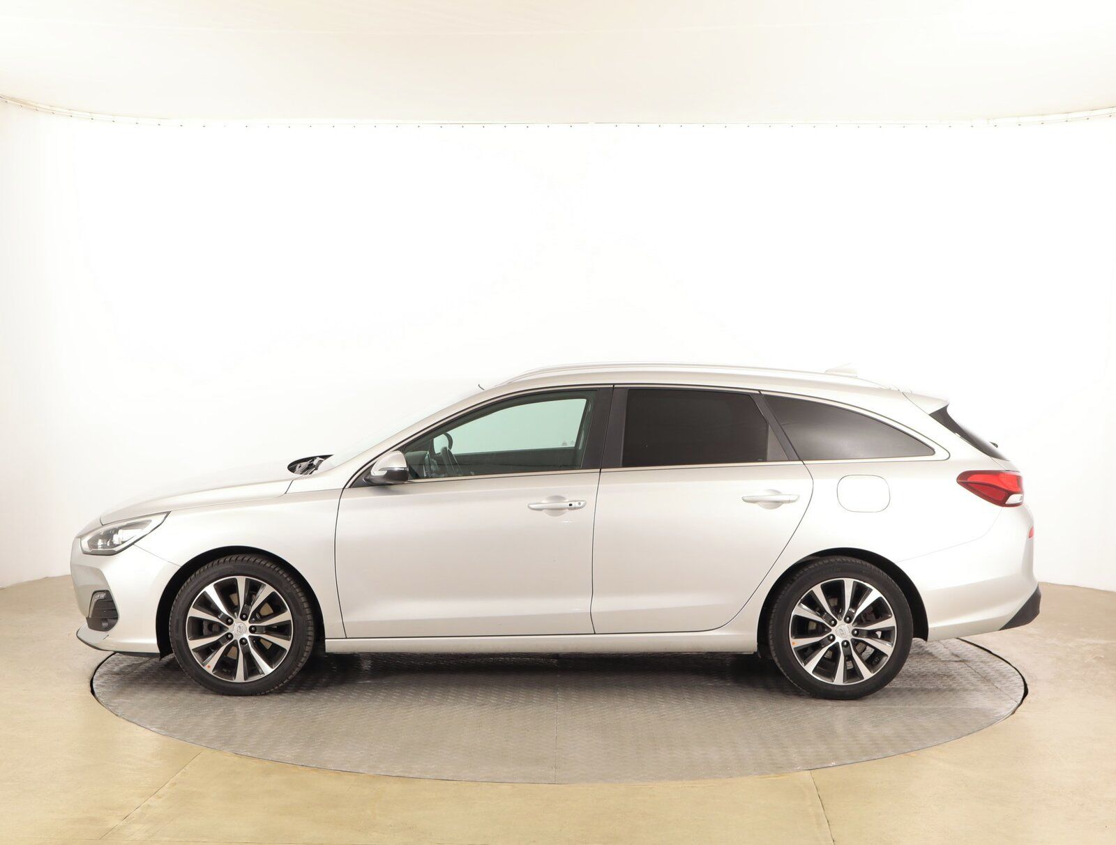 Hyundai i30, 1.4 T-GDI, Style, Automat - fotka 3