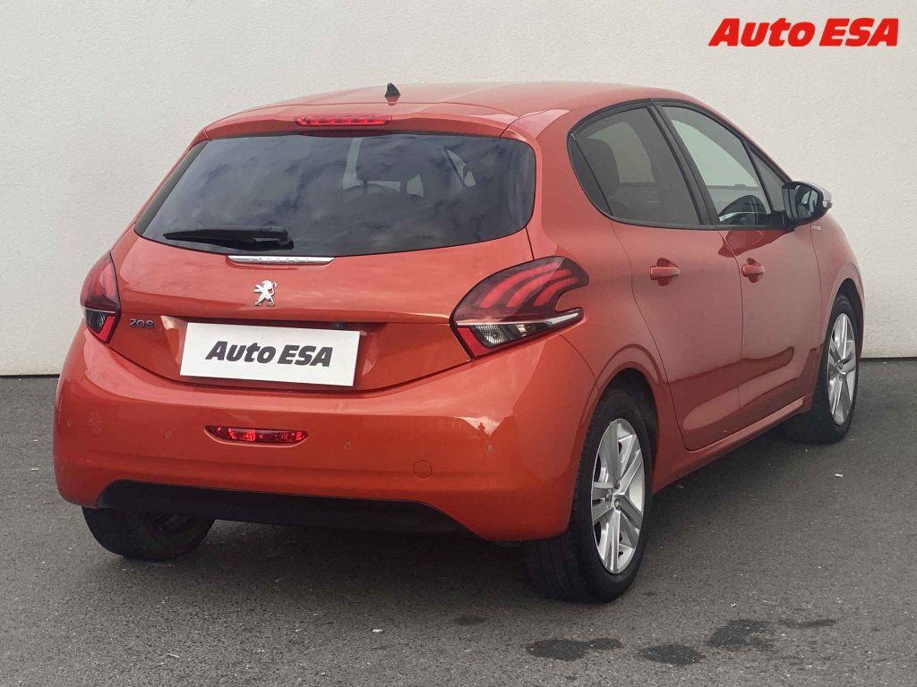 Peugeot 208, 1.2 - fotka 4