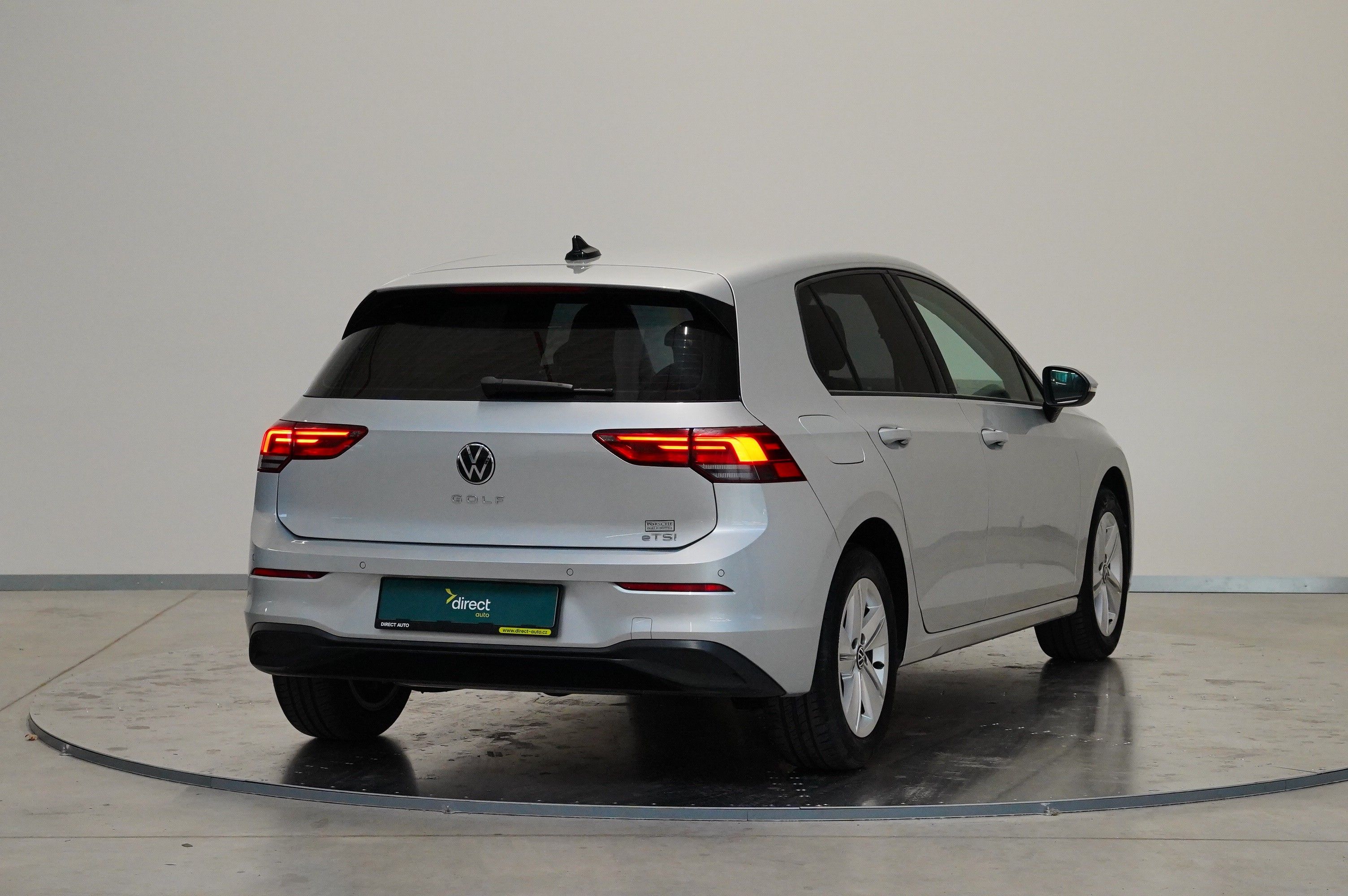 Volkswagen Golf, 1.0 TSI 81 kW DSG Life - fotka 2