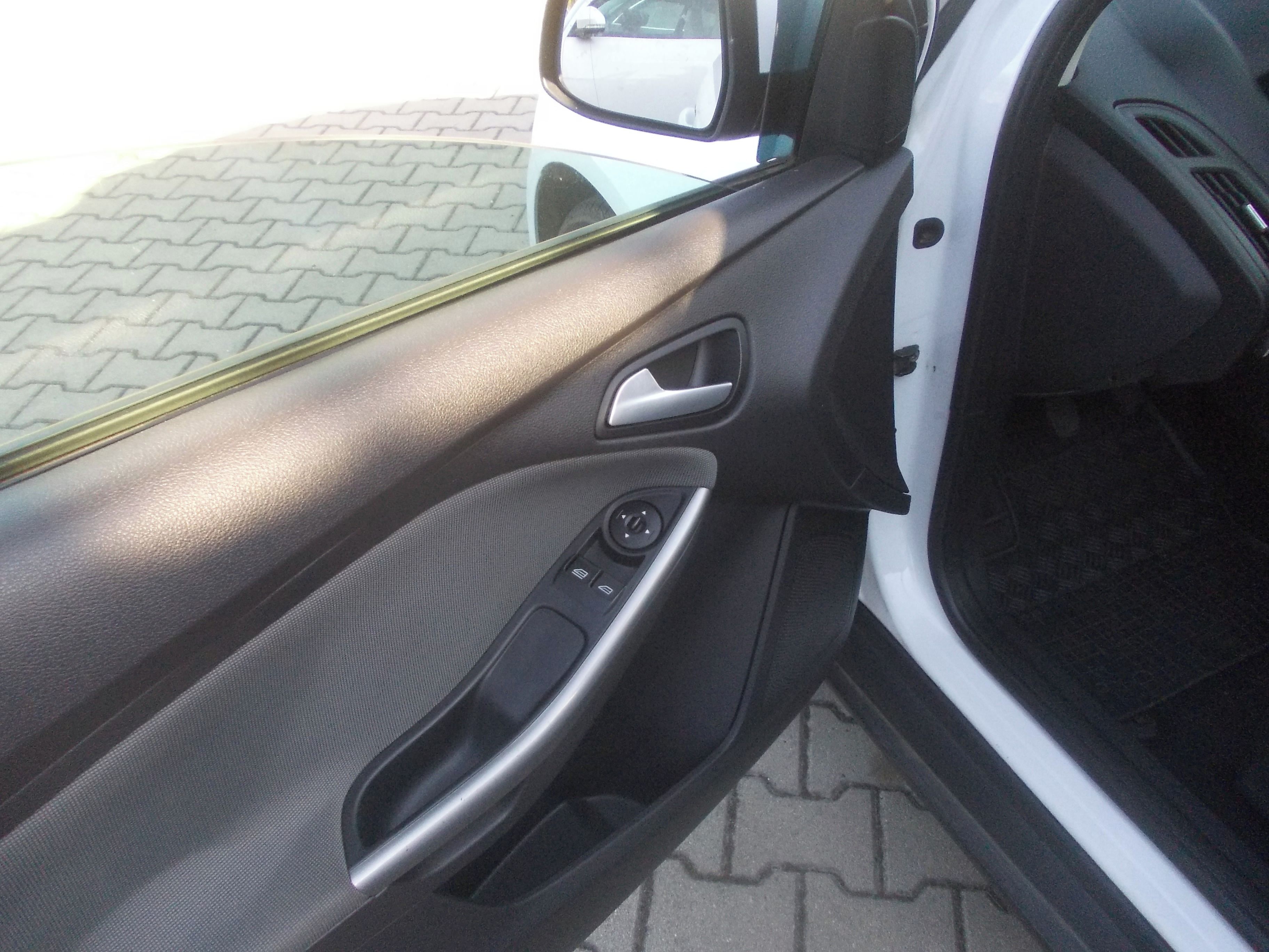 Ford Focus, III 1.6i 77KW TAŽNÉ ZAŘÍZENÍ - fotka 5