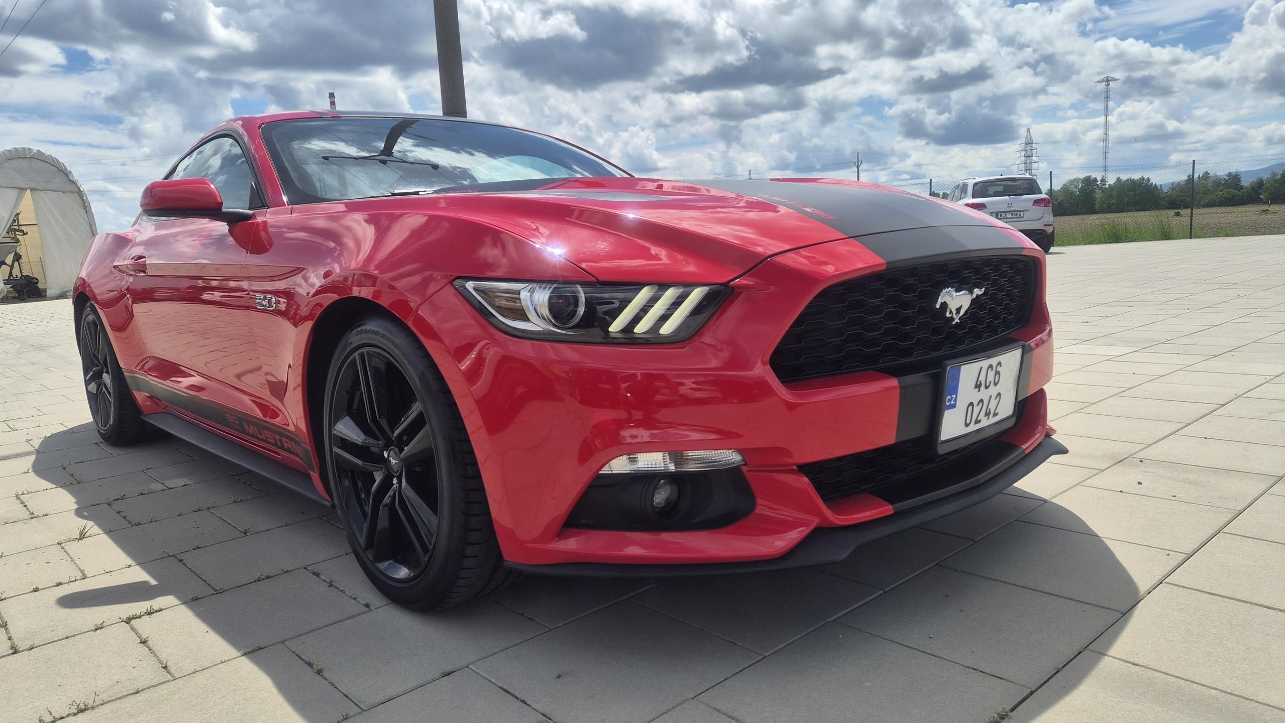 Ford Mustang, 2.3T  50 Years Edition 233kw - fotka 4