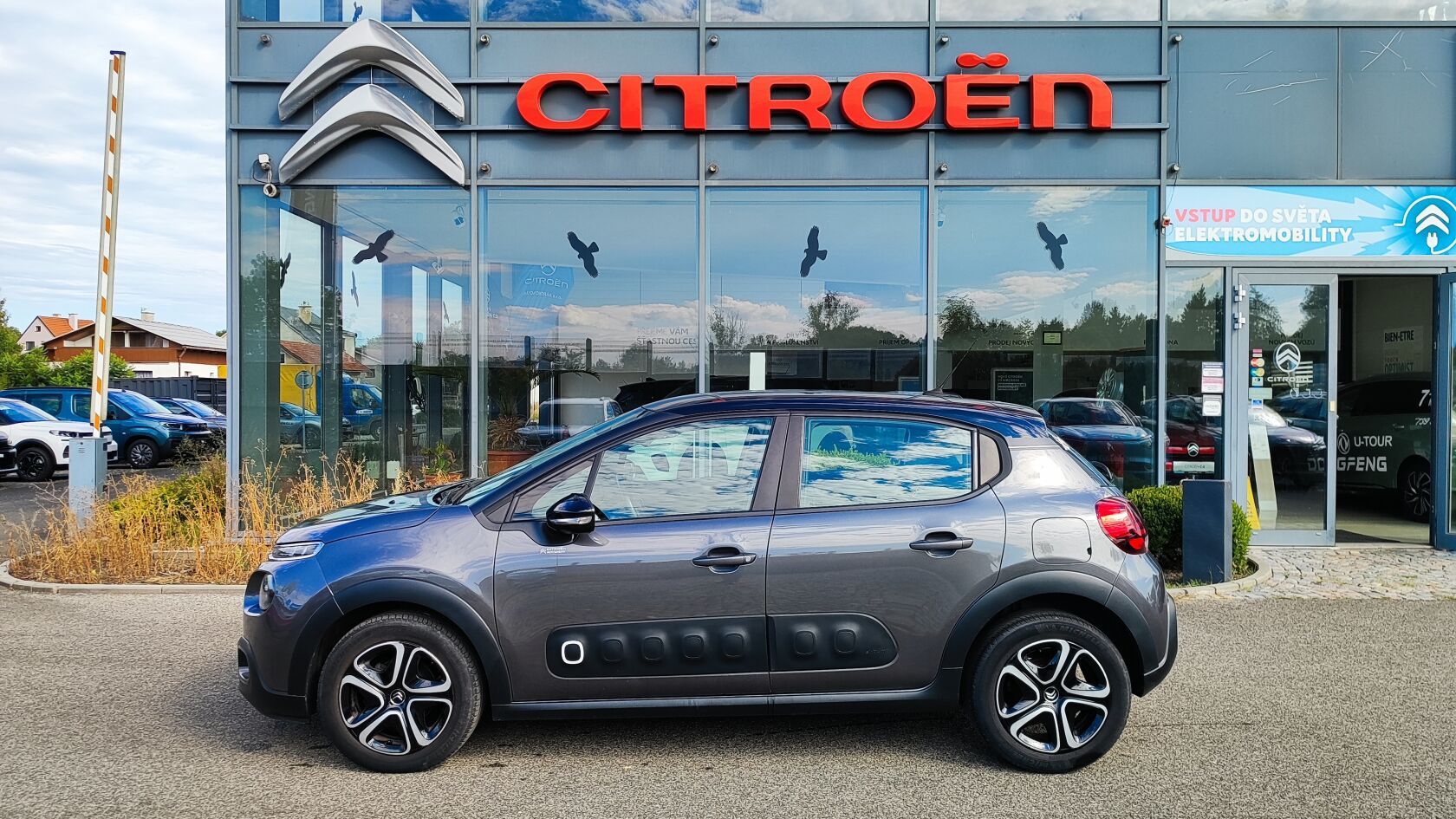 Citroën C3, SHINE 1,2 Puretech,  koupeno C - fotka 2