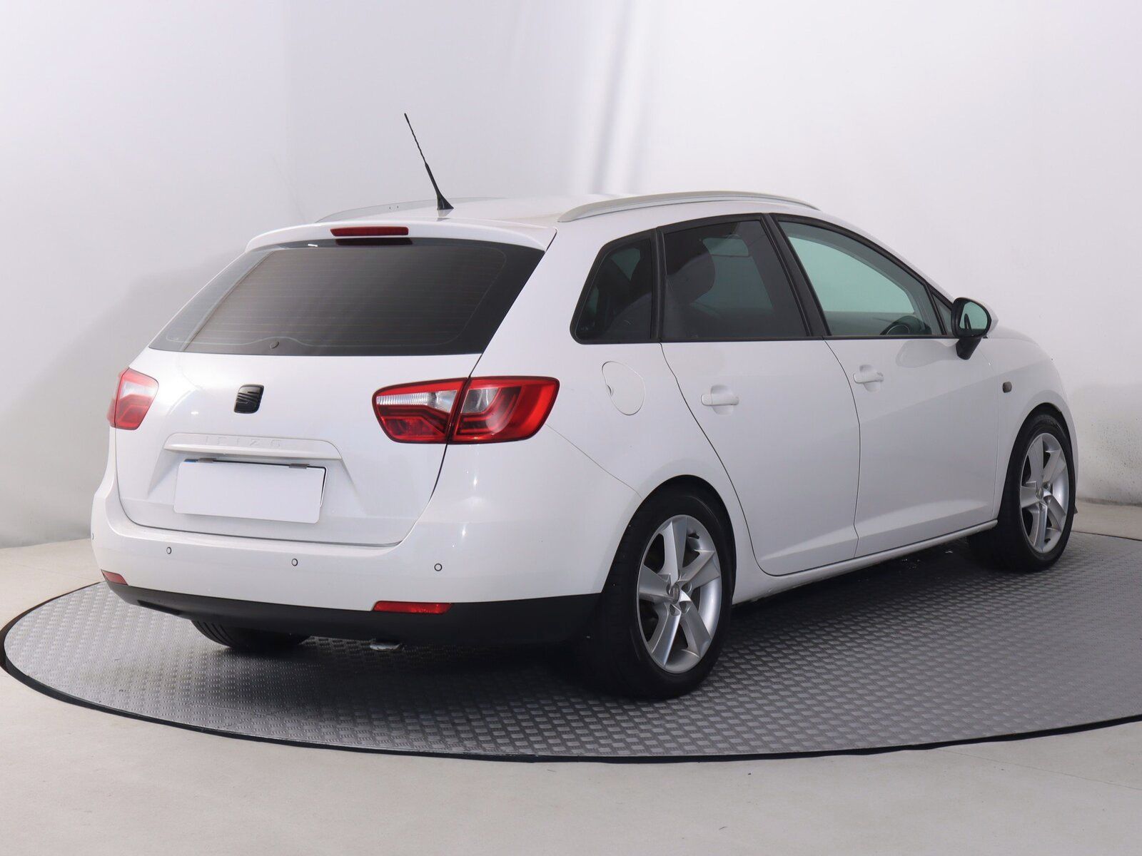 Seat Ibiza, 1.2 TSI, Automat, Serv.kniha - fotka 5